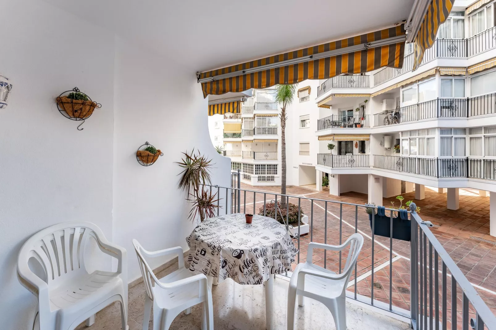 CT 350 - Faro's Marbella Beachapartment for 2 - perfect beachconection-Terrasse / balcon