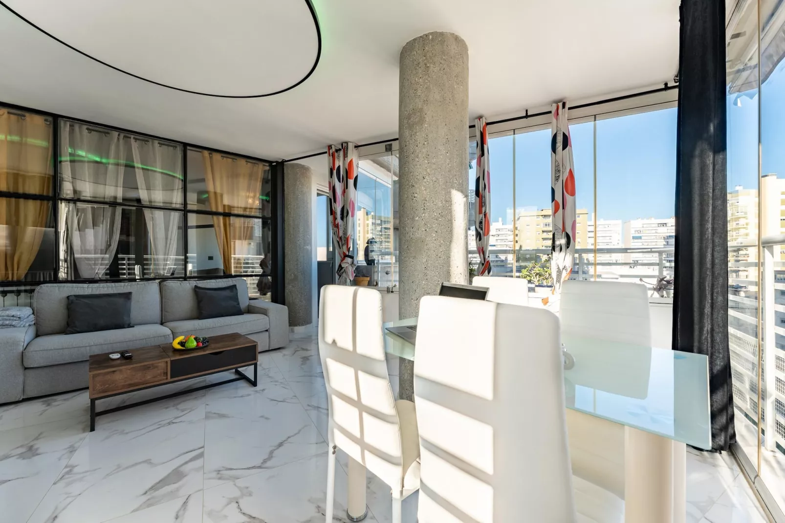 CT 352 - Faro's Torremolinos City Towers 1 - Walking distance to everything-Salon