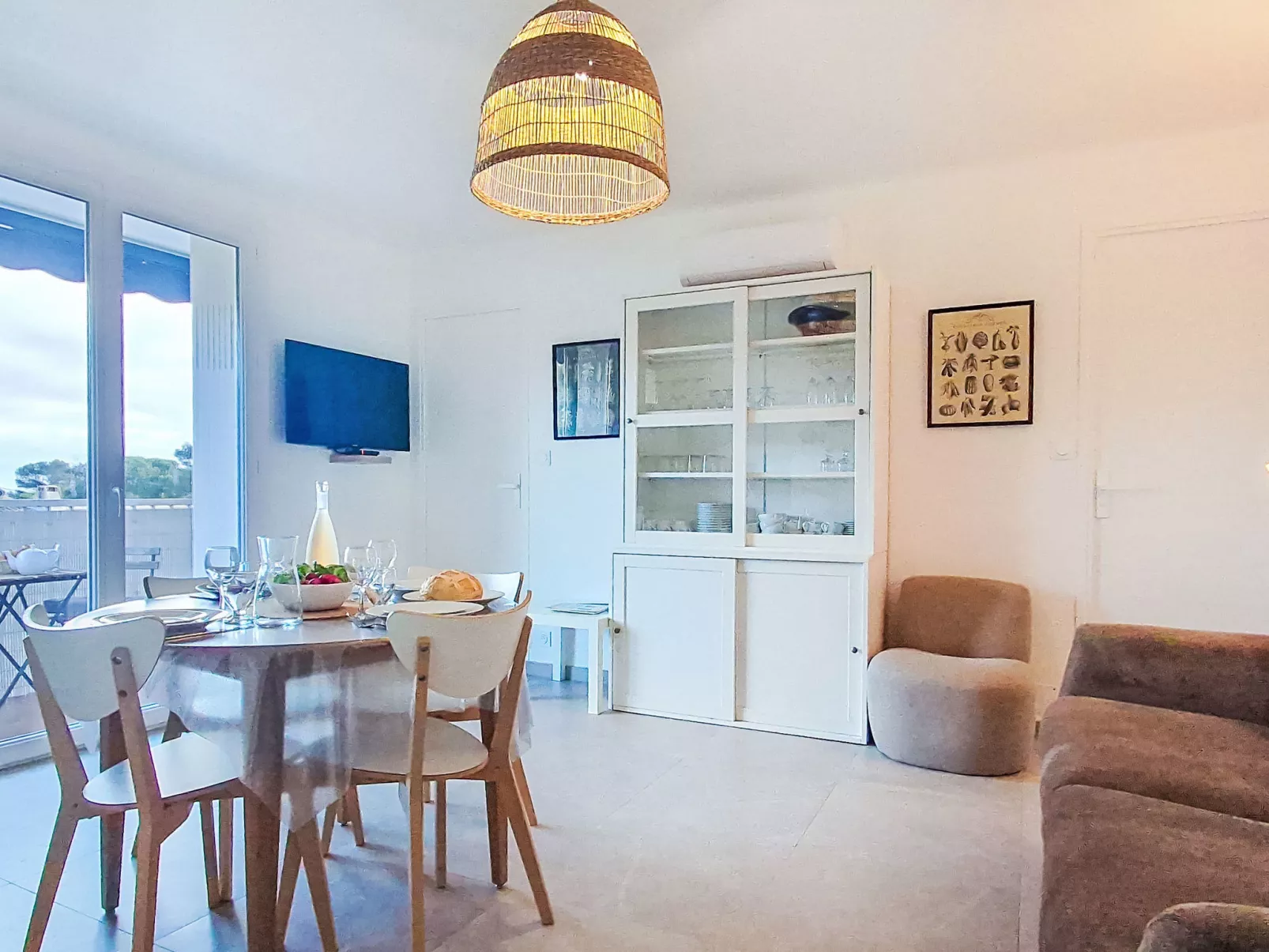 Les Amandiers-Drinnen