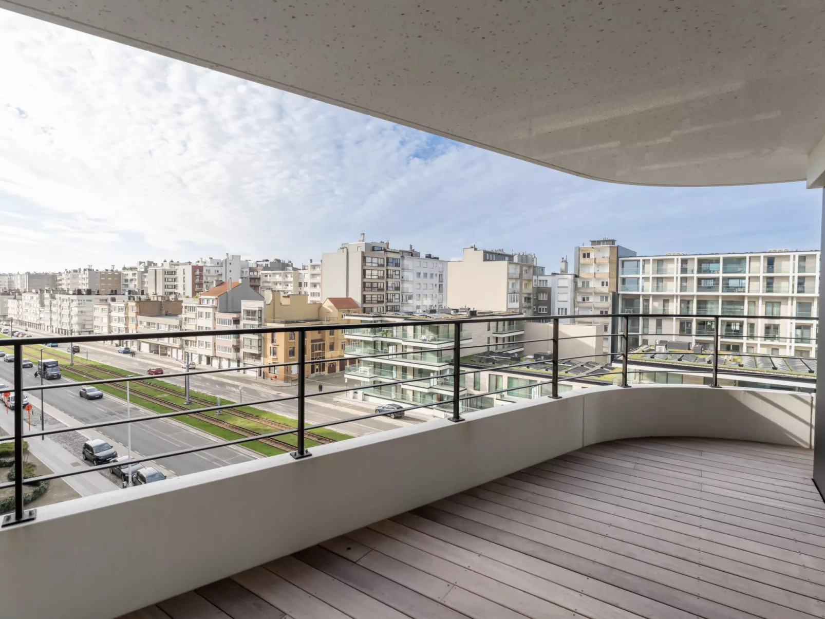 The Waves with parking-Dehors