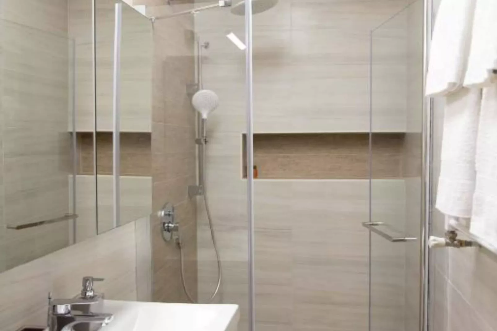 Ginko Rooms - Triple Room With Private Bathroom (A2)-Badezimmer