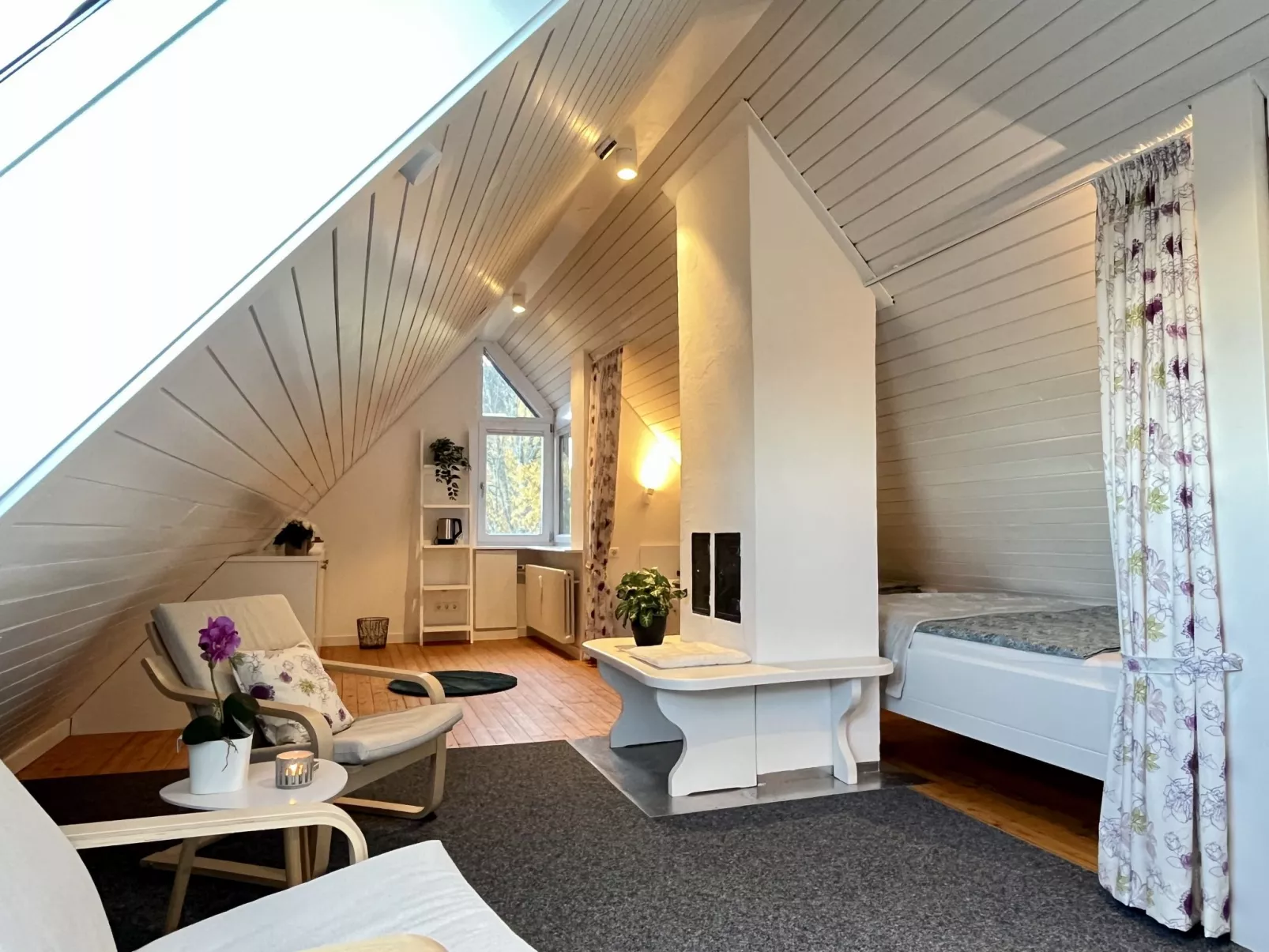 Falkennest - mit Blick auf den Titisee-Drinnen