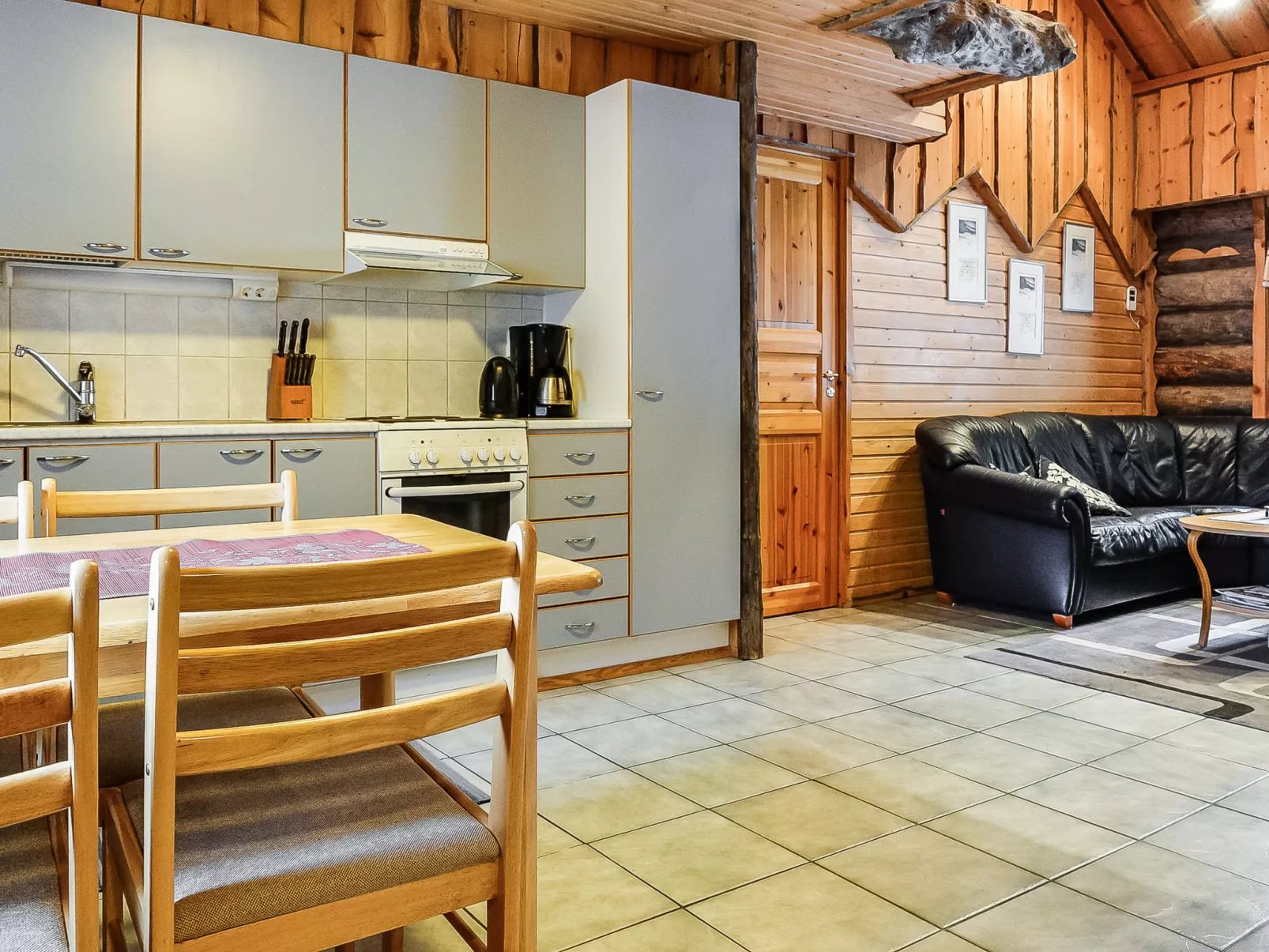 Kantapää d3-Dedans