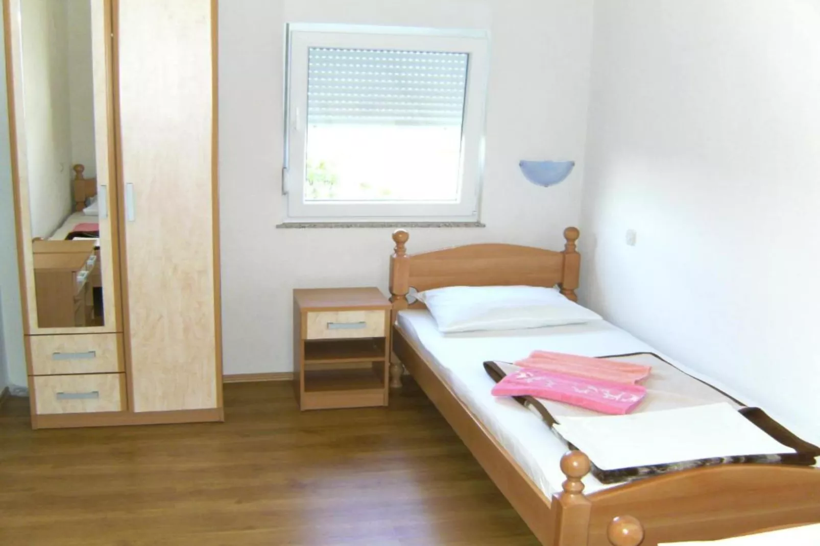 Elez Serenity Guesthouse - Triple room with Balcony-Schlafzimmer