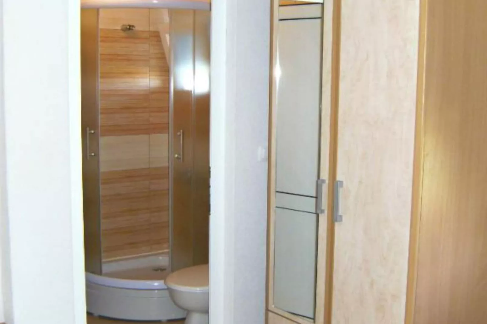 Elez Serenity Guesthouse - Double bed with Balcony-Salle de bain