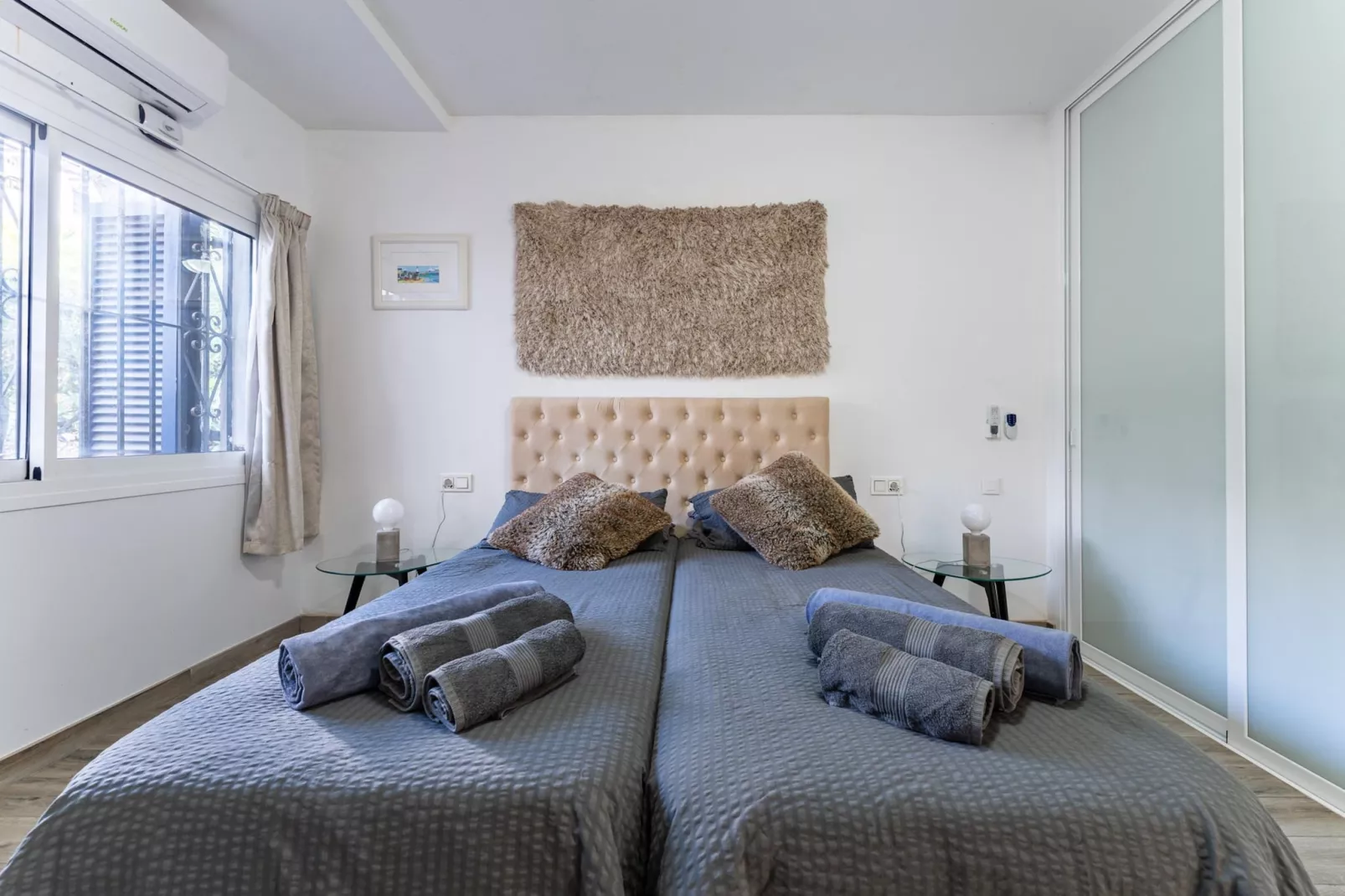 CT 401 - Faro's Beachfront Apartment in Calahonda-Bedroom