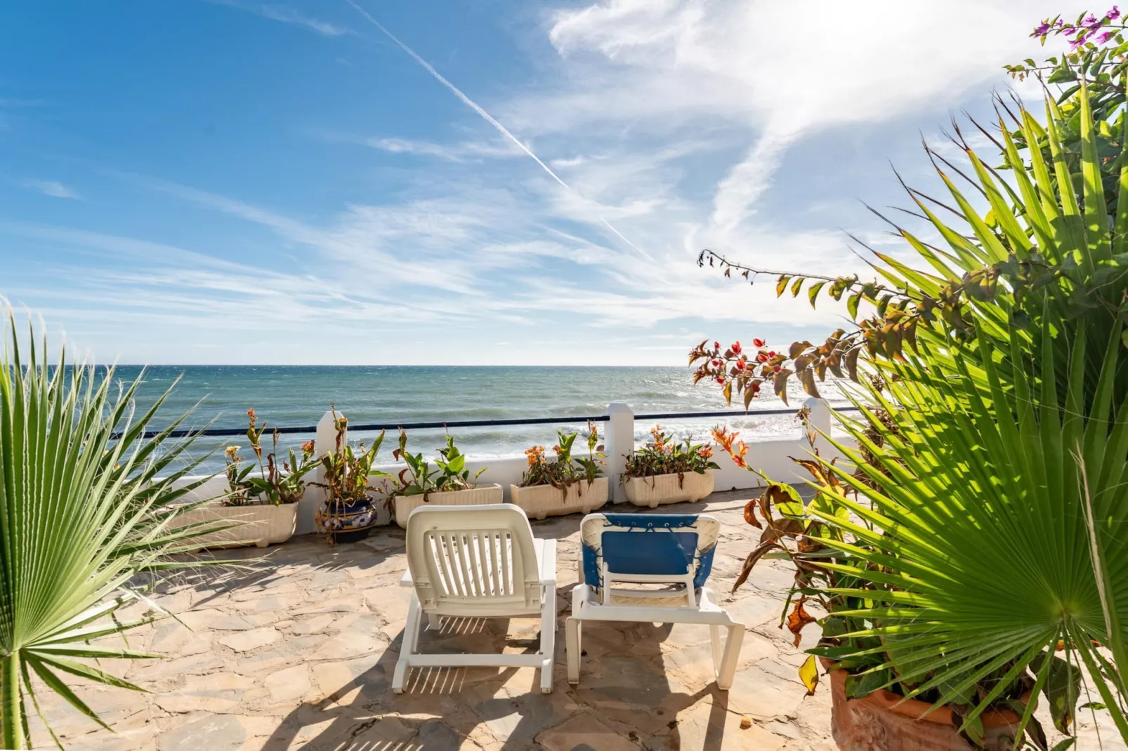 CT 400 - Faro's Beachfront House in Calahonda-Terrace balcony