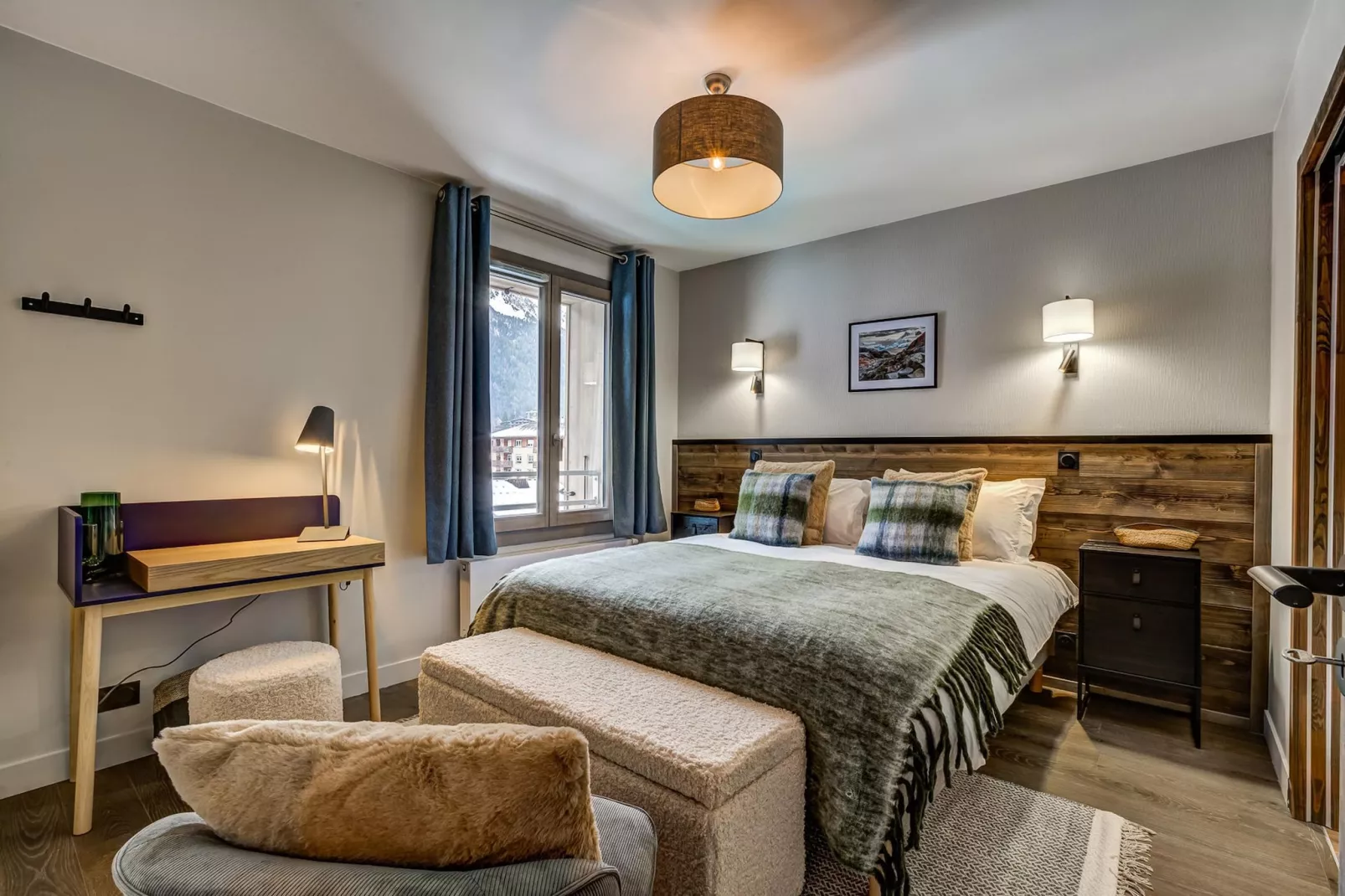 White Pearl A36-Bedroom