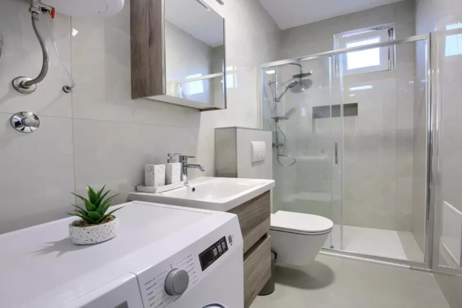 Apartments Mons - Two Bedroom Apartment With Terrace (A2)-Badezimmer