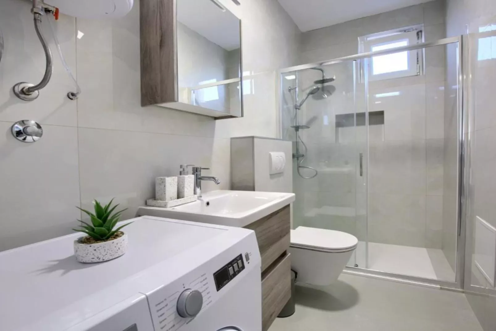 Apartments Mons - One Bedroom Apartment With Terrace (A1)-Badezimmer