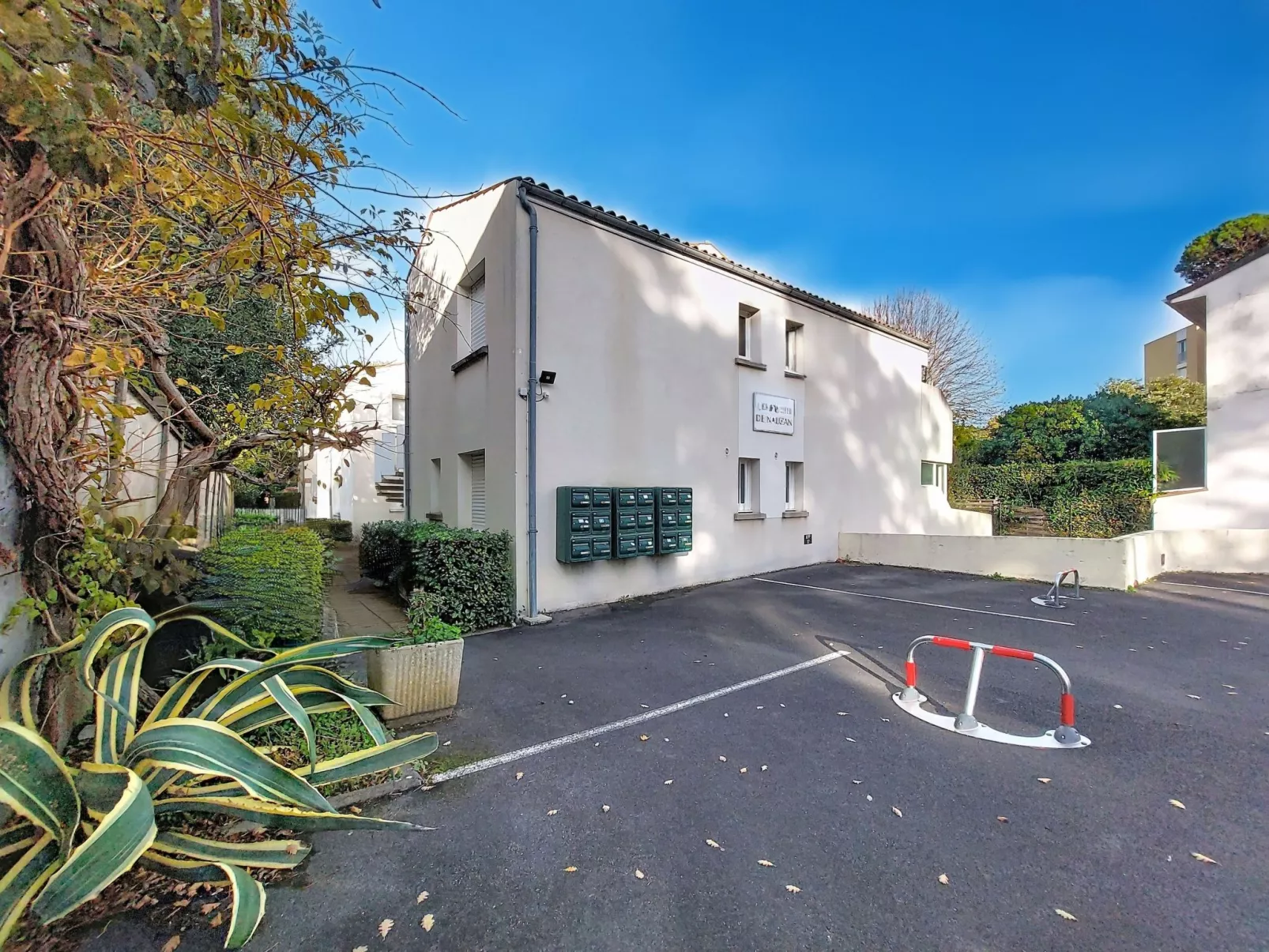 Les Hauts de Nauzan-Outside