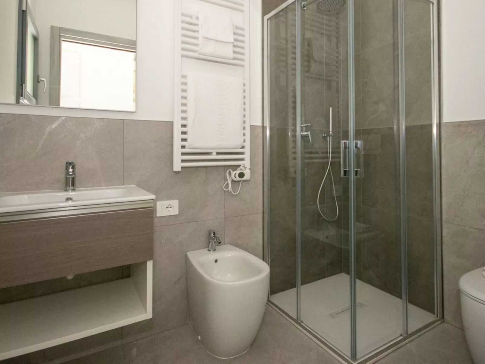 One Life Suites-Inside