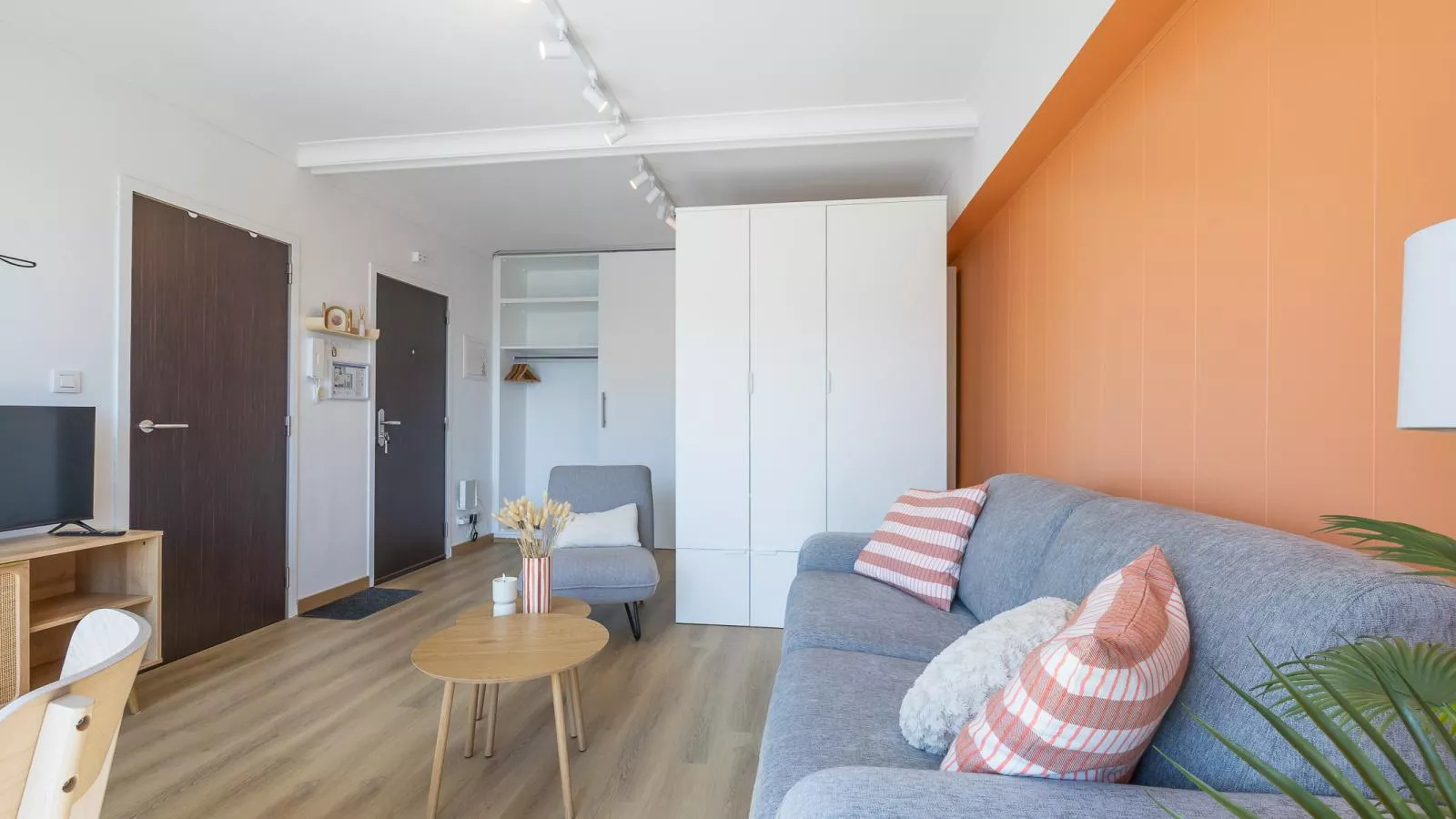 Carla - 0801B-Living room