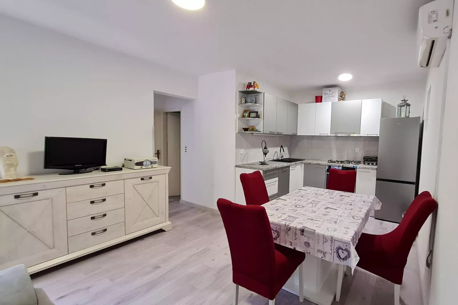 Beach house Franka-Dining room