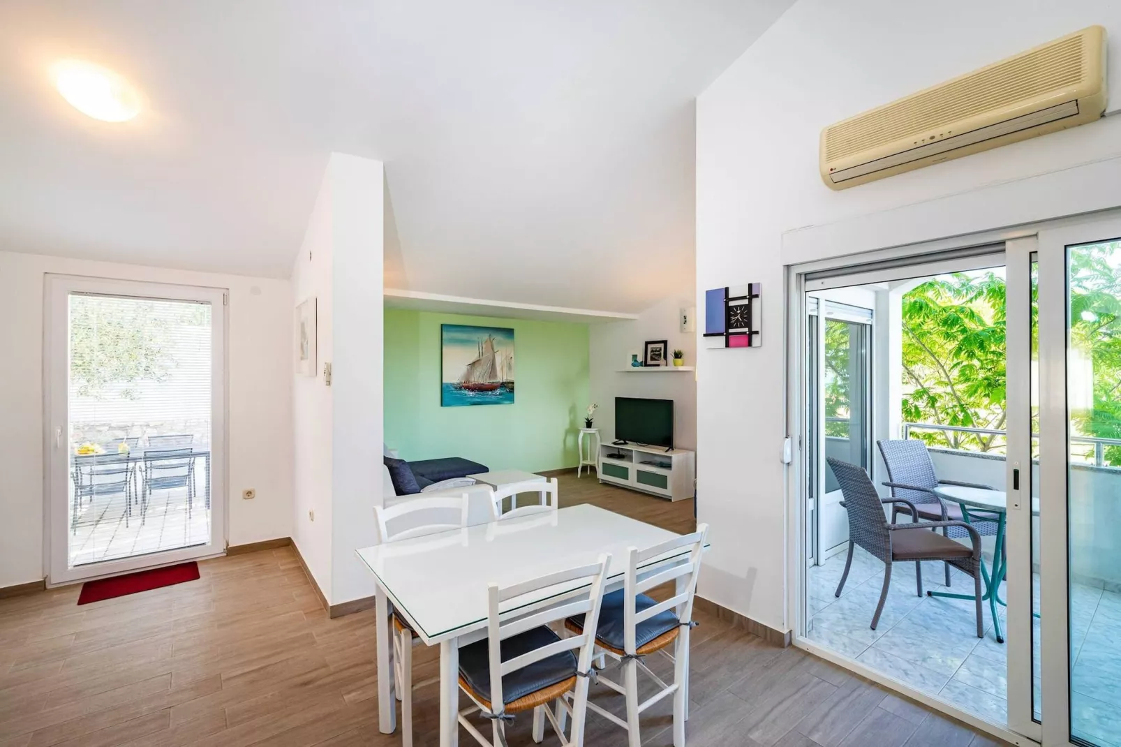 Sea view apartment Dajana-Esszimmer