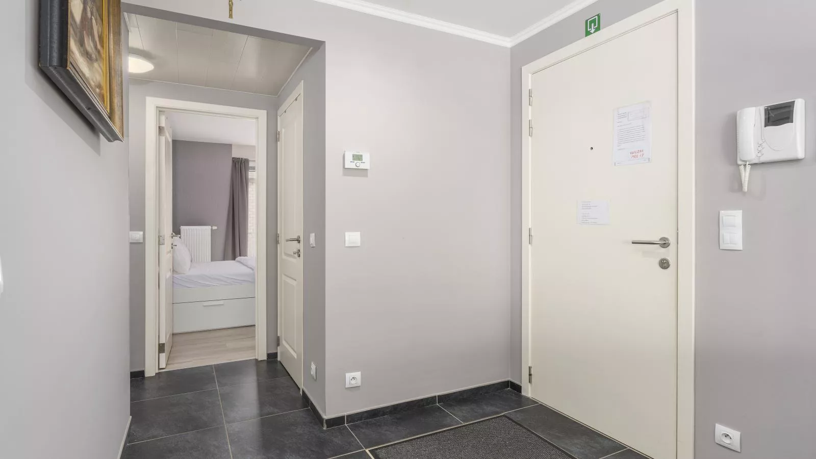 Frederic - 0201-Hall / réception