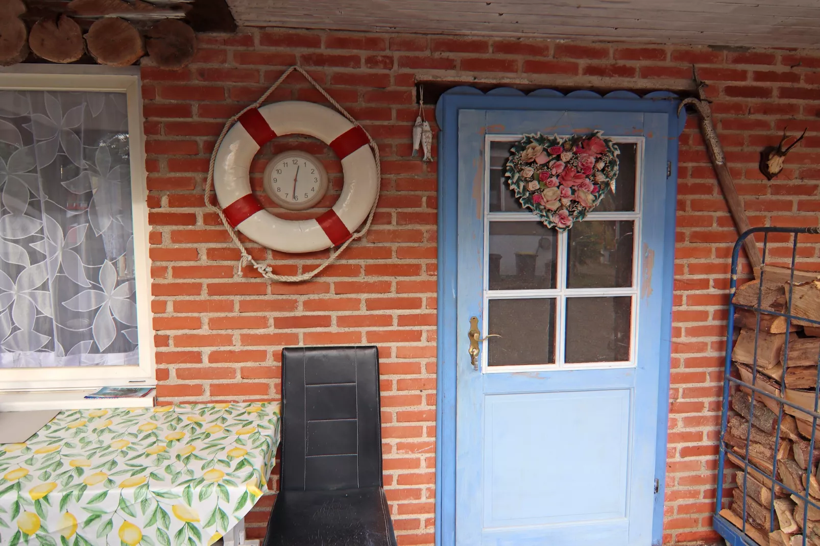 Zum Breitling-Exterior in summer