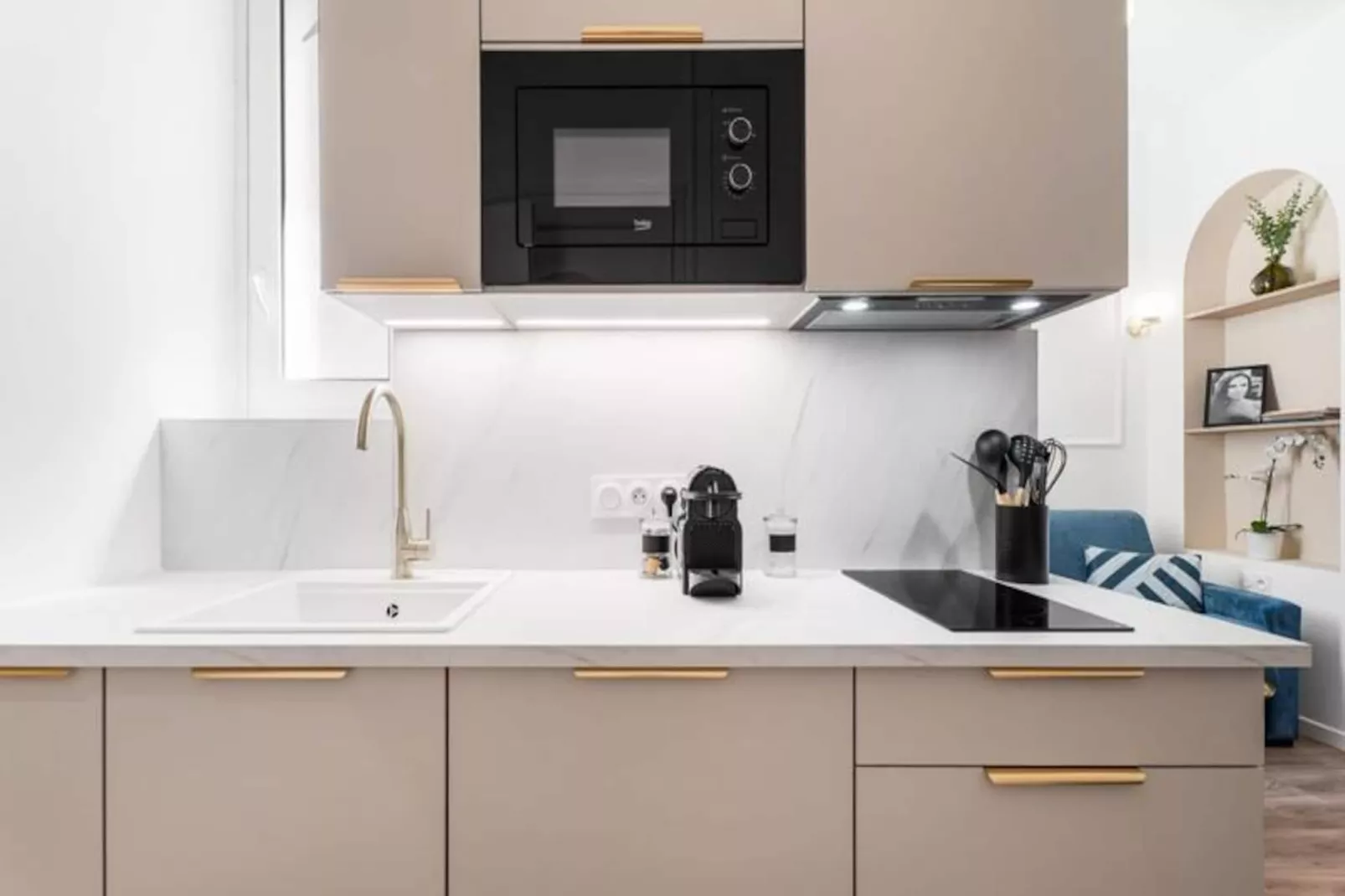 Studio Bella --Untagged