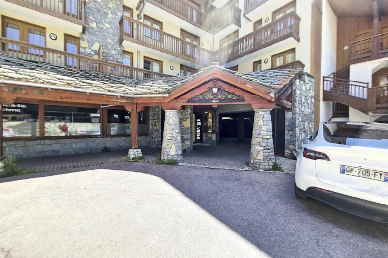 Résidence Aquila-Untagged