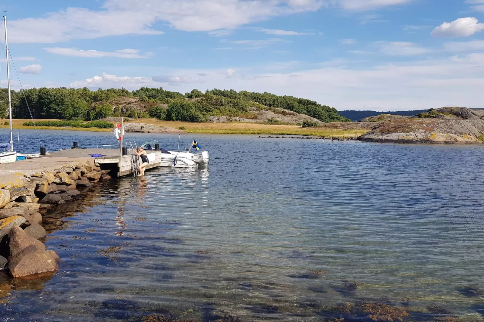 Seaside Charm in Flaton Retreat-By Traum-Water view