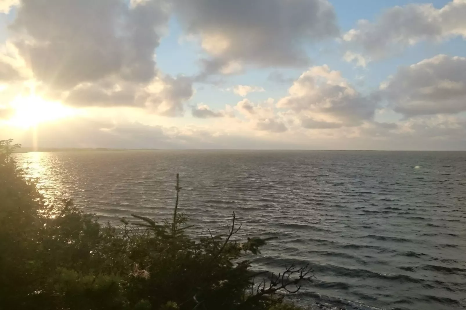 Charmante Cabane dans le Paisible Fjand-By Traum-Vue sur l'eau