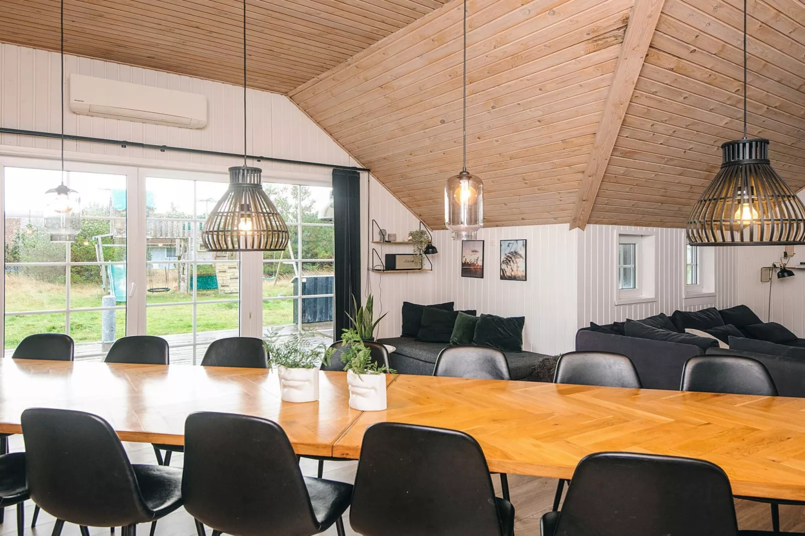 Luxury Retreat with Pool - By Traum Ferienwohnungen-Indoor