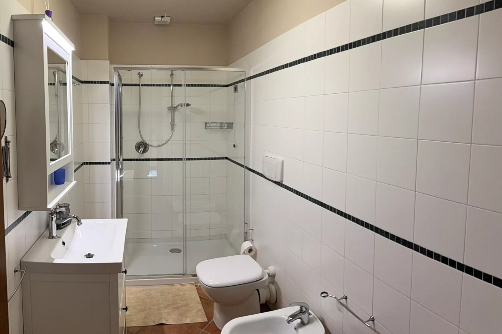 Villa a Loro Ciuffenna-Bathroom