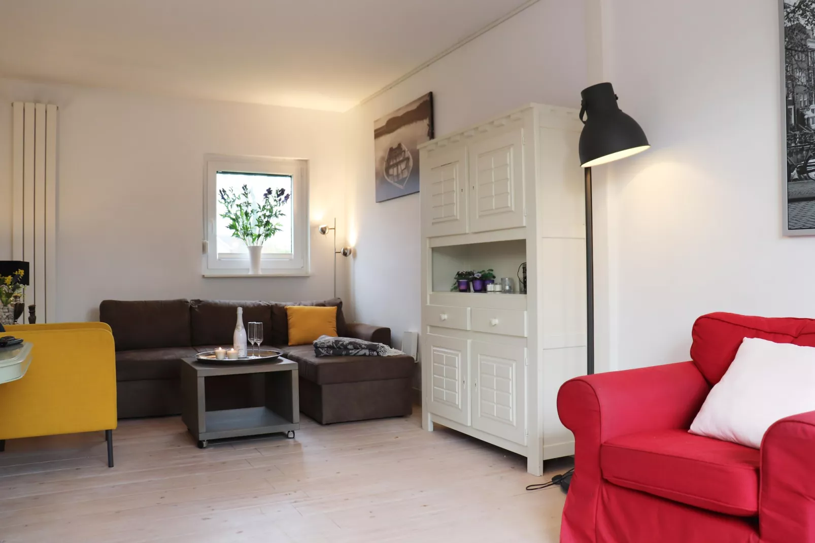 Marie aan Zee-Living room