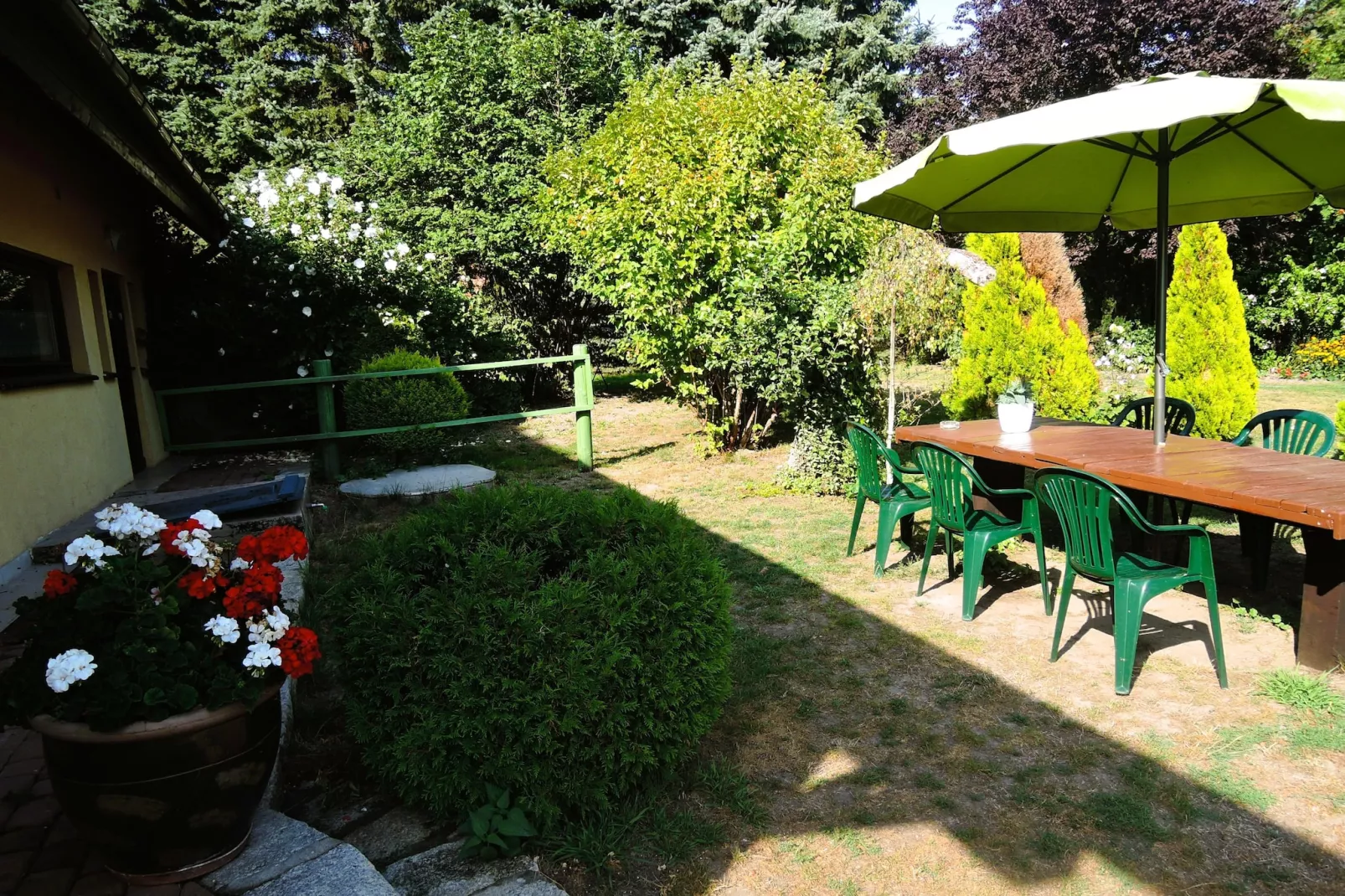 Holiday appartment Sulomino 120 qm 2 rooms 6 persons type A nr 1-Gardens in summer