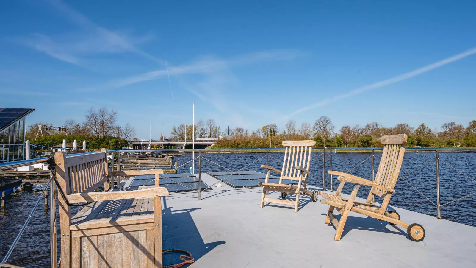 Tiny Houseboat De Woudaap - I-Terrace balcony