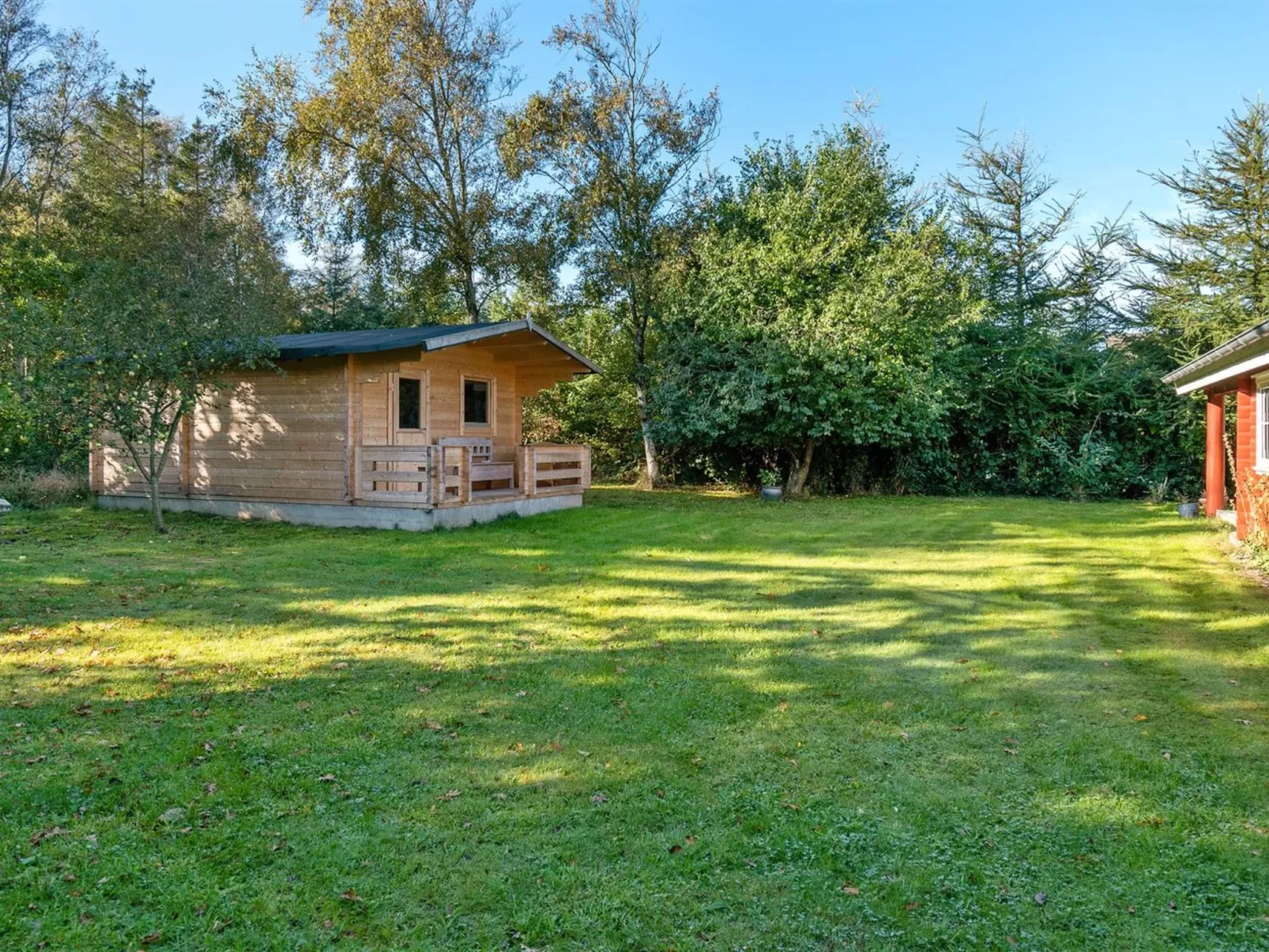 "Thrine" - 100m to the fjord-Inside