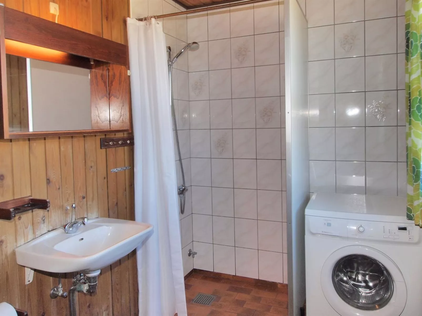 "Alka" -  from the sea-Drinnen