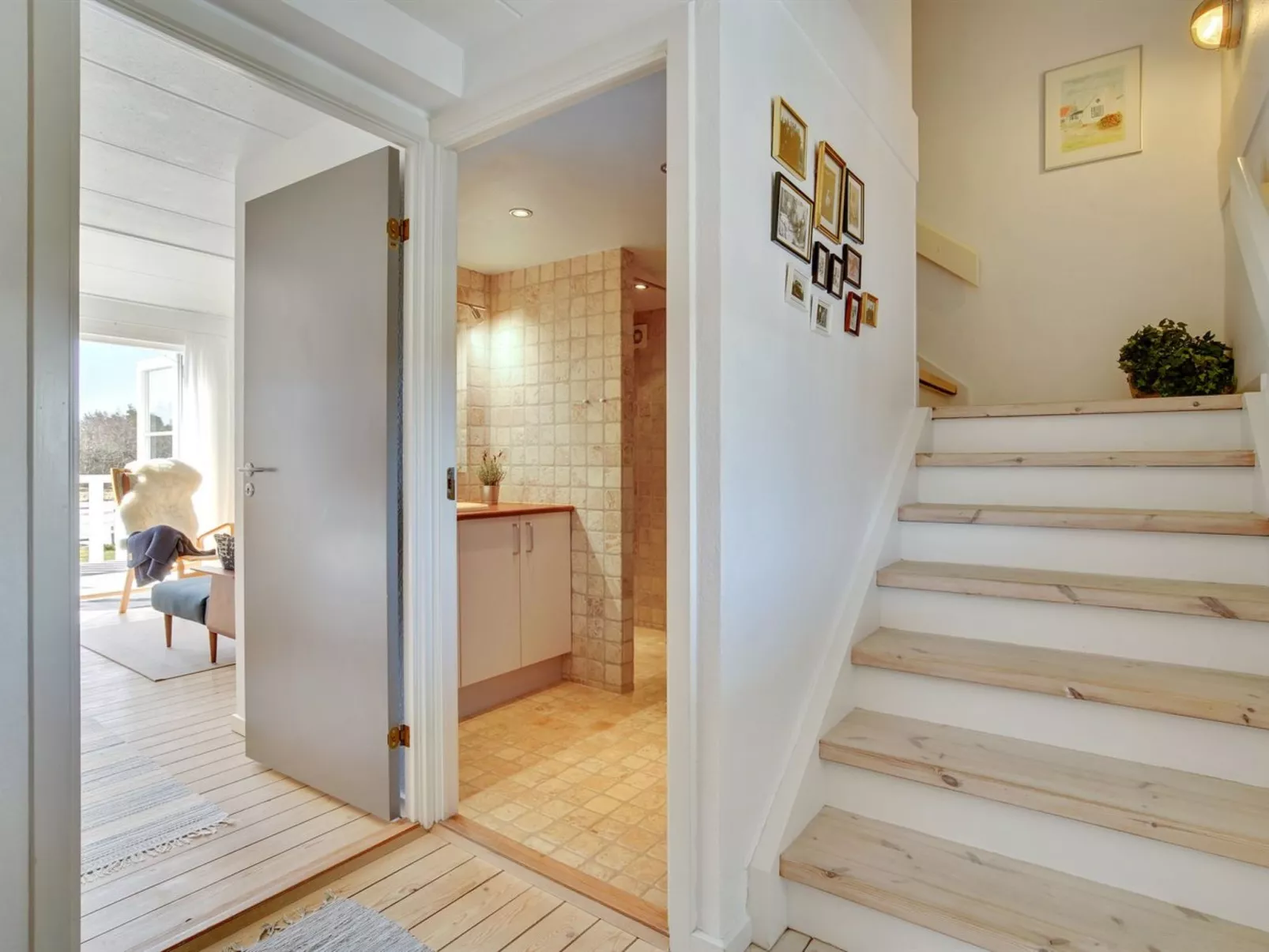 "Aline" - 1km from the sea-Inside