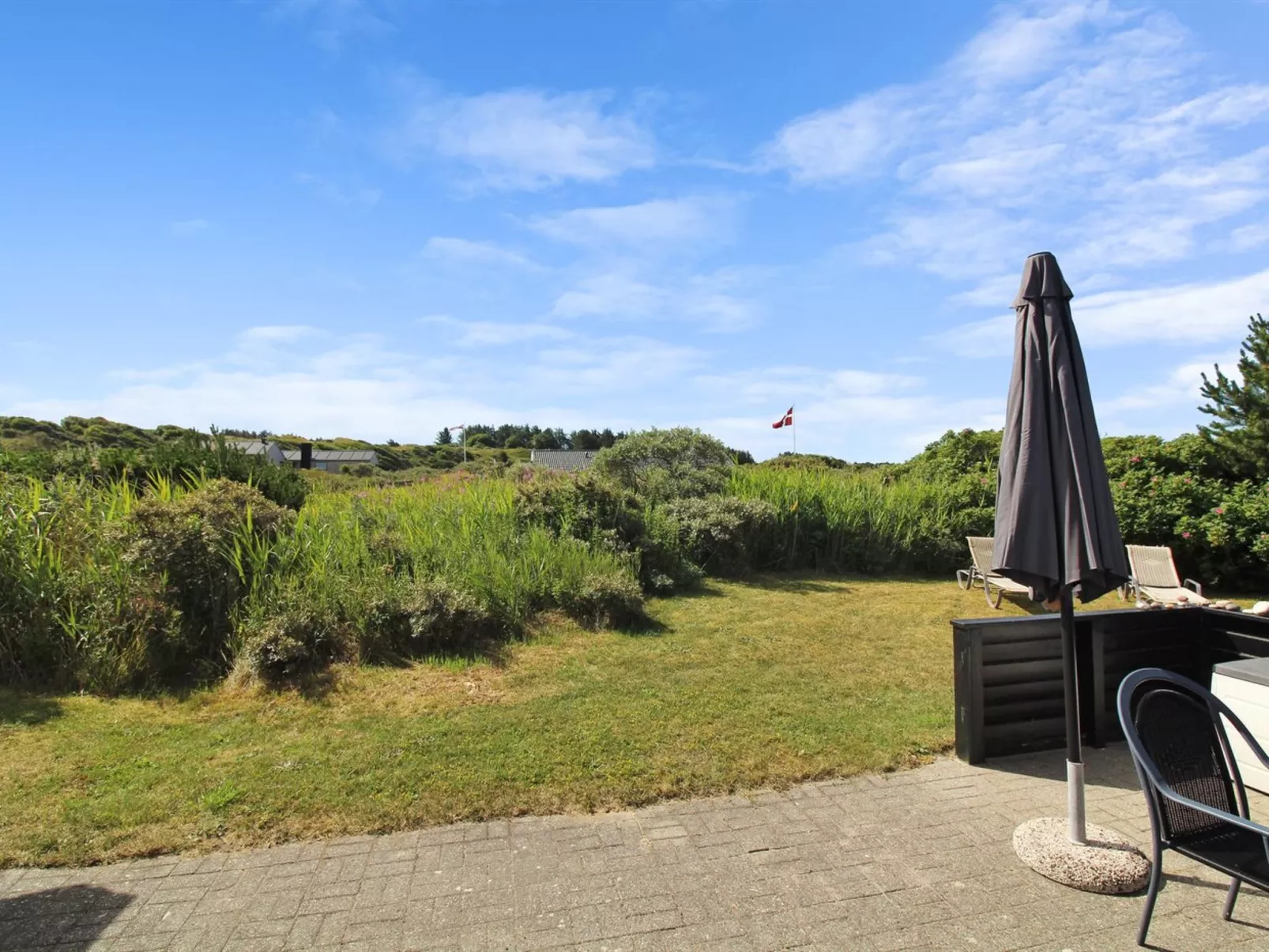 "Alice" - 1.3km from the sea-Outside