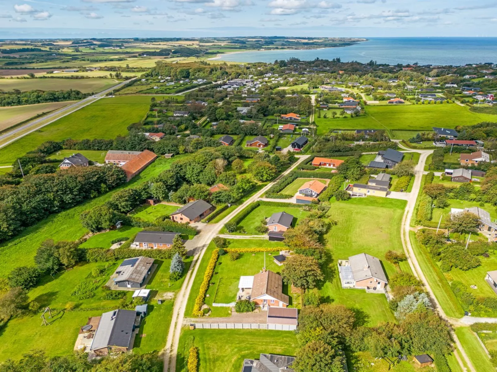 "Tuki" - 700m to the fjord-Outside