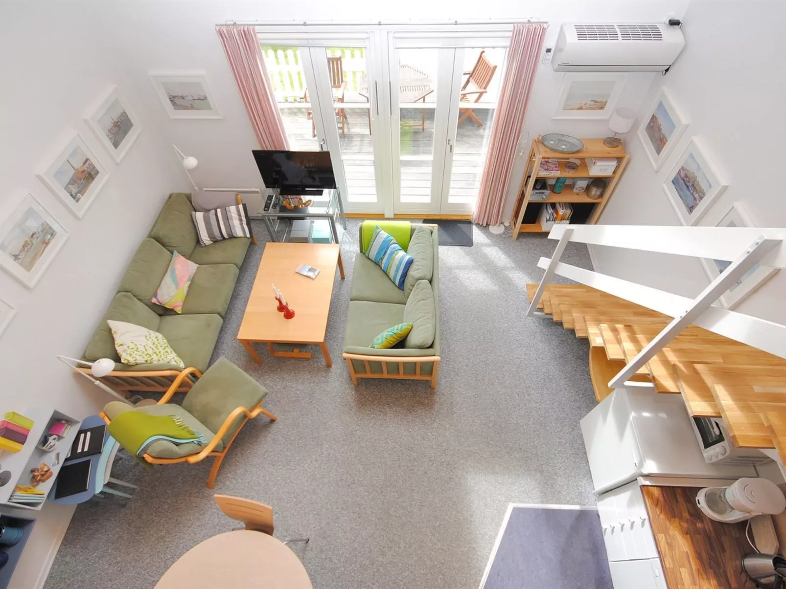 "Stelle" - 100m to the fjord-Drinnen