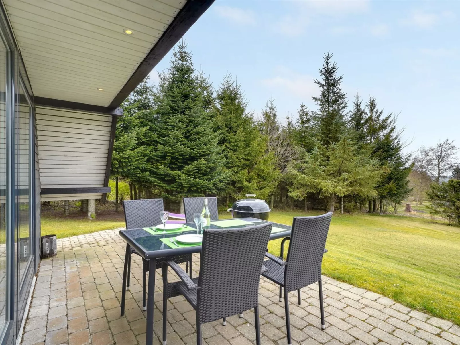 "Brunhild" - 300m to the fjord-Outside