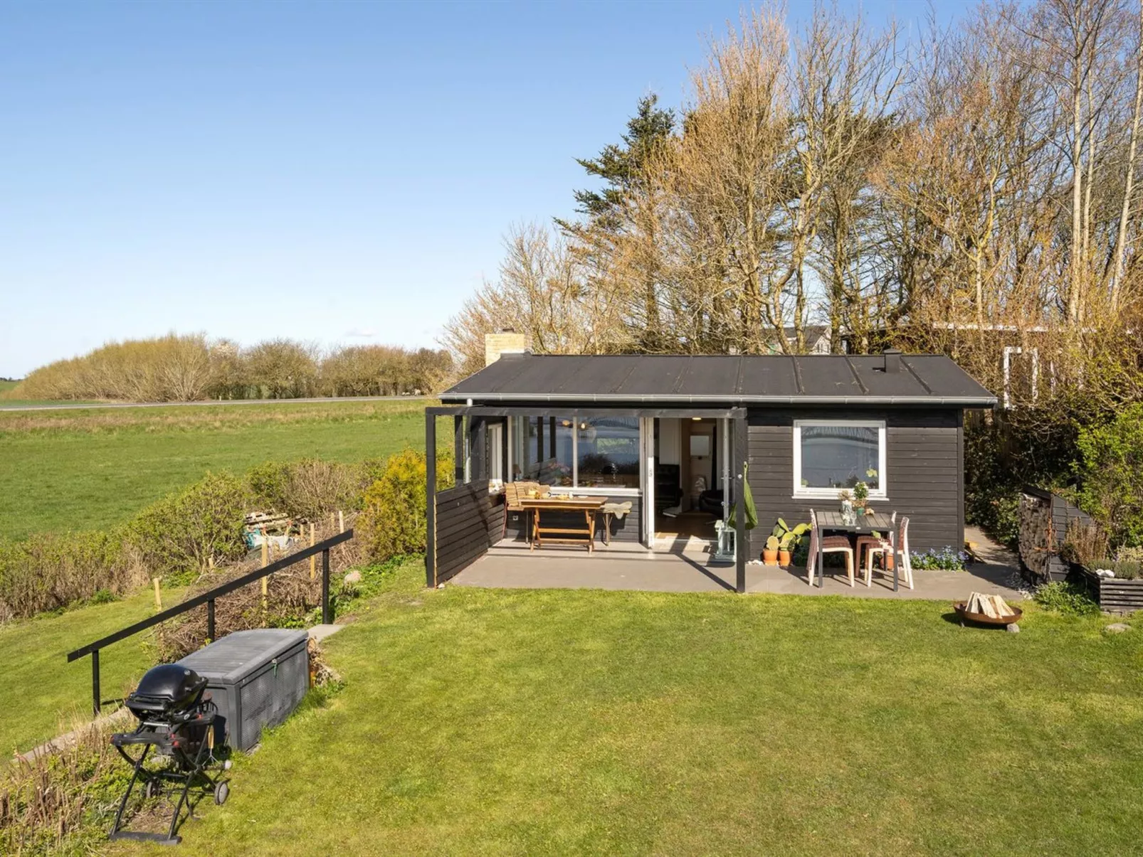 "Nielsen" - 30m to the fjord-Draußen