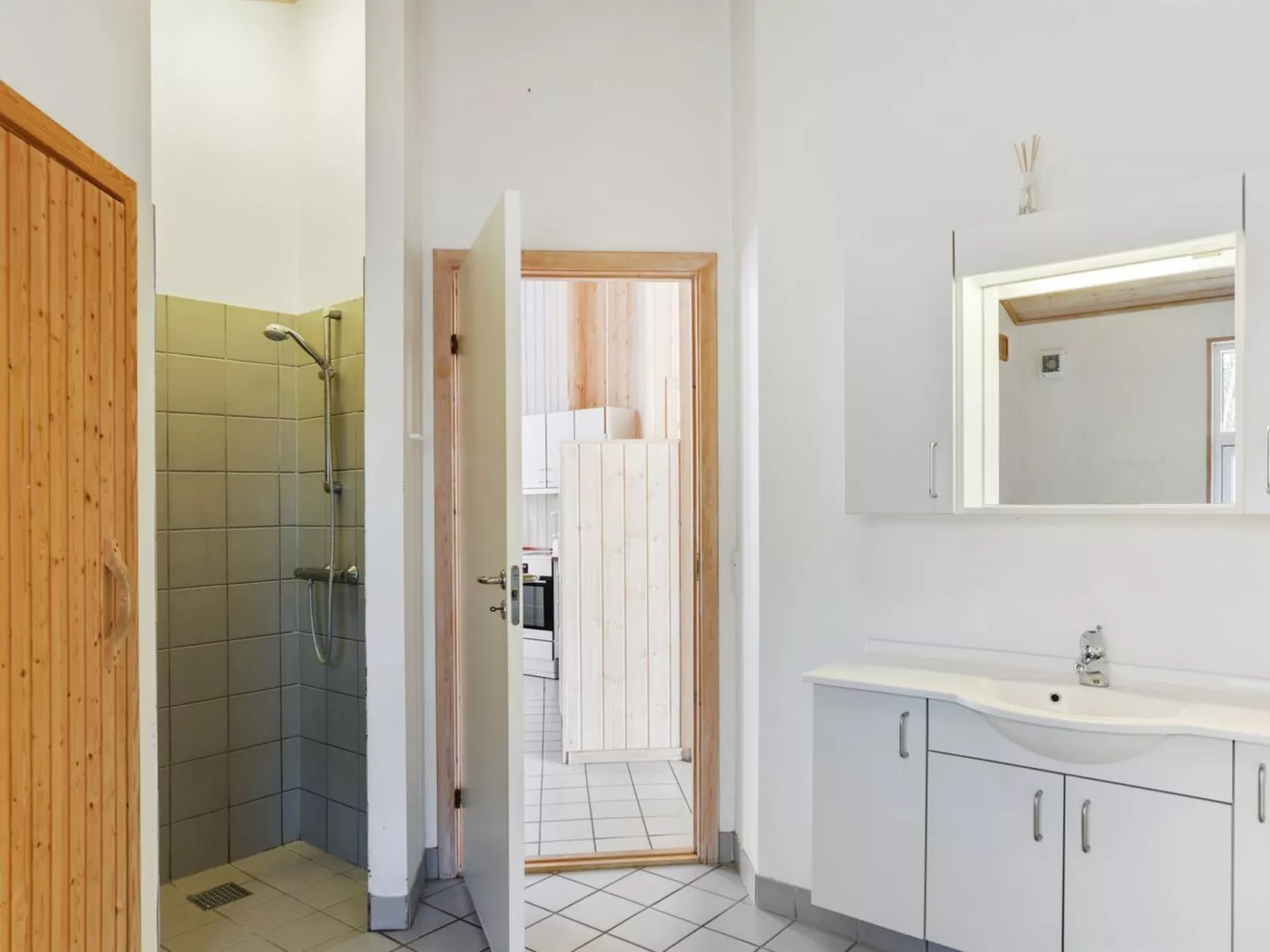 "Sakarias" - 800m from the sea-Drinnen