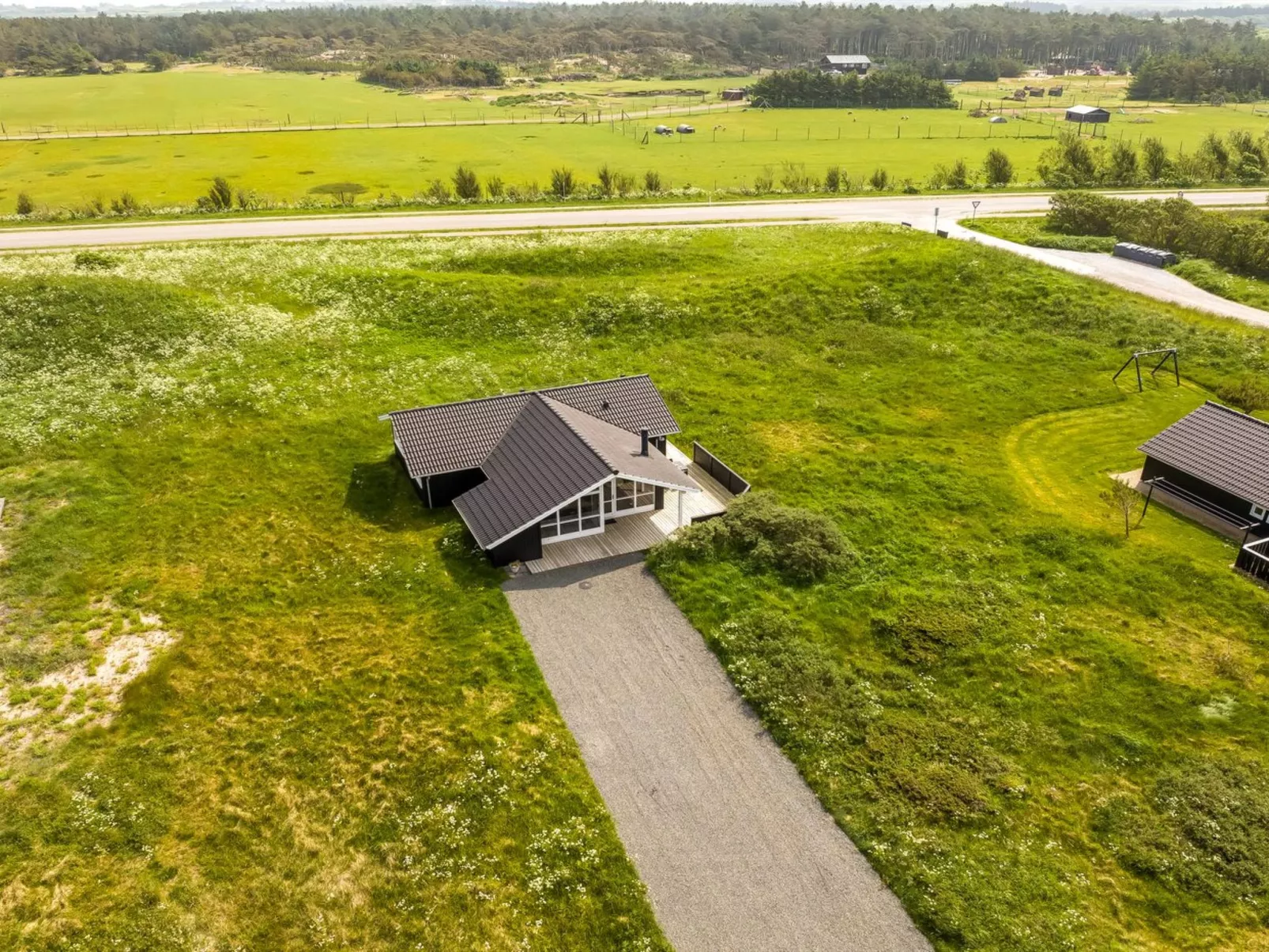 "Frejdis" - 1.1km from the sea-Outside