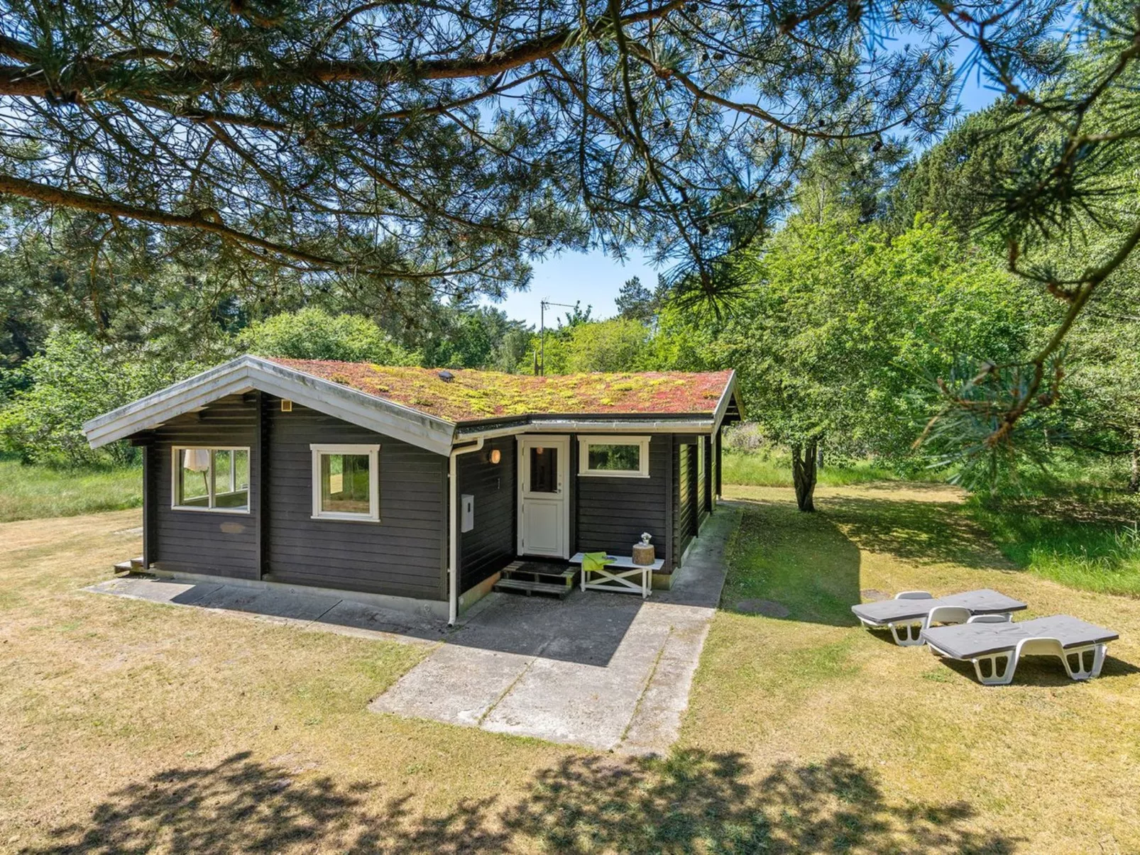 "Tuba" - 600m from the sea-Draußen