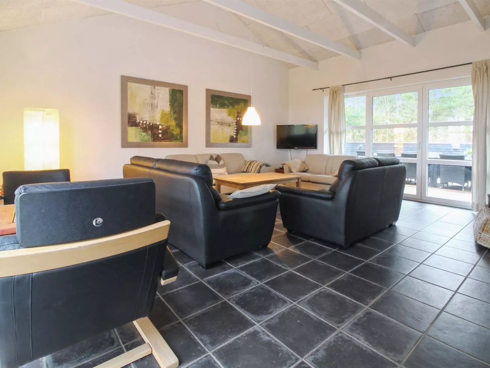 "Svanborg" - 3.7km from the sea-Inside