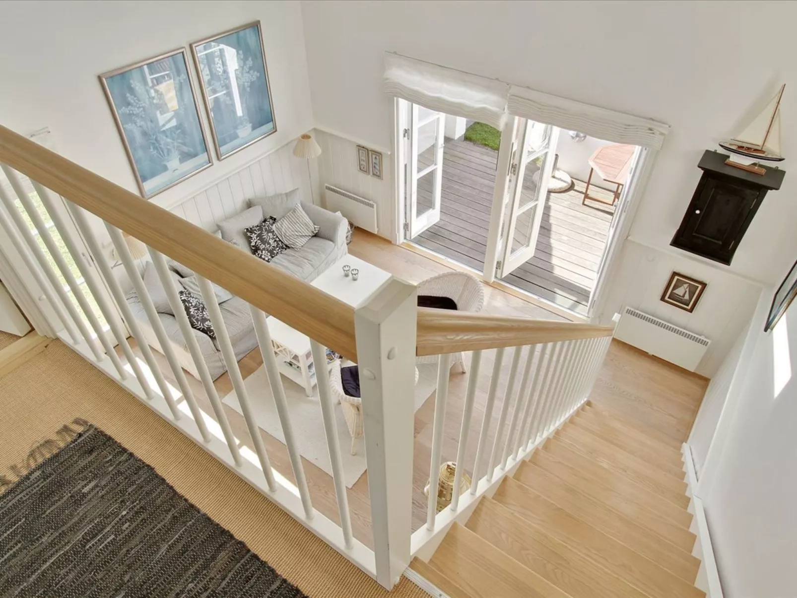 "Hubertine" - 100m to the fjord-Drinnen