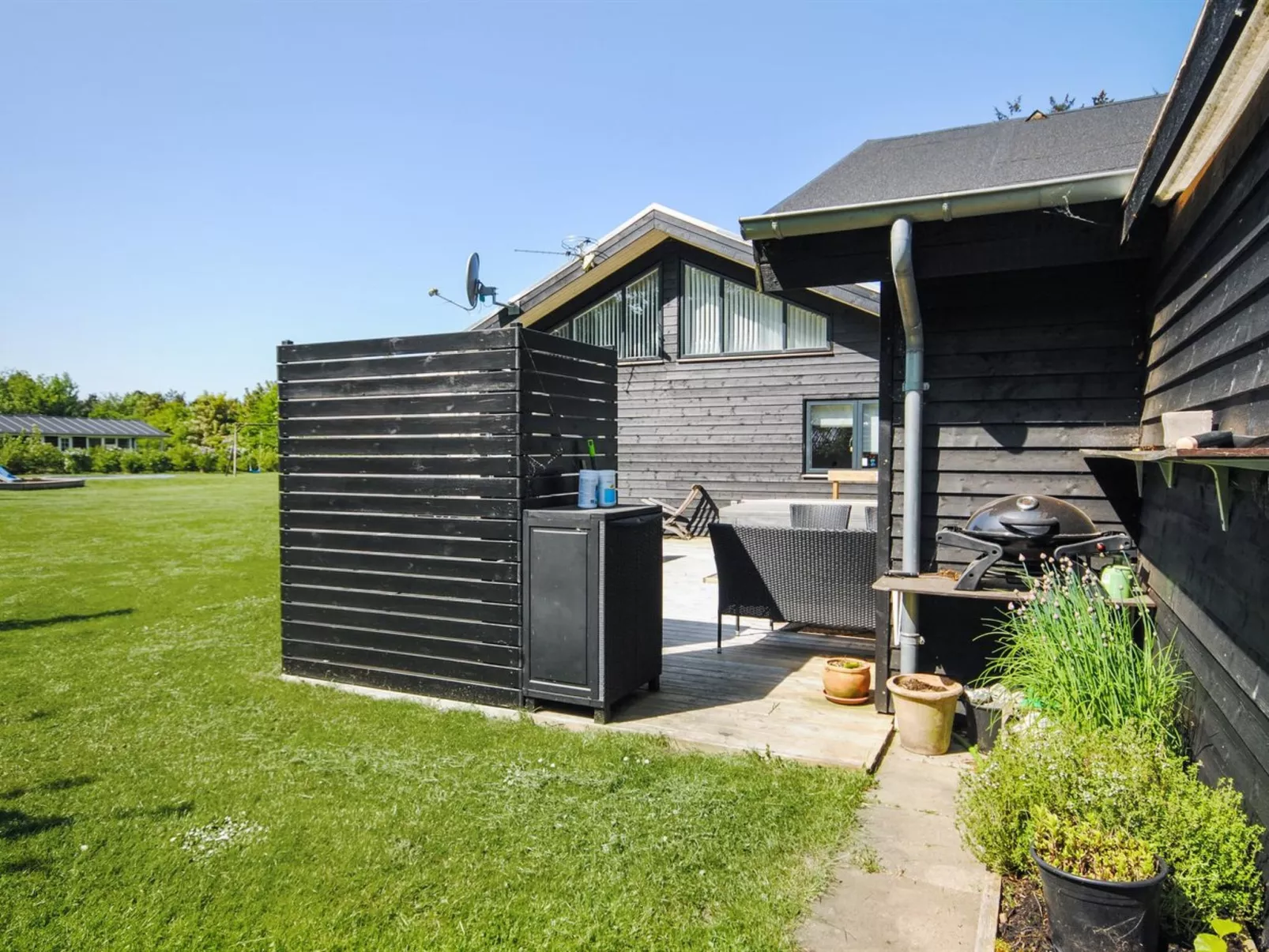 "Etly" - 600m to the fjord-Outside