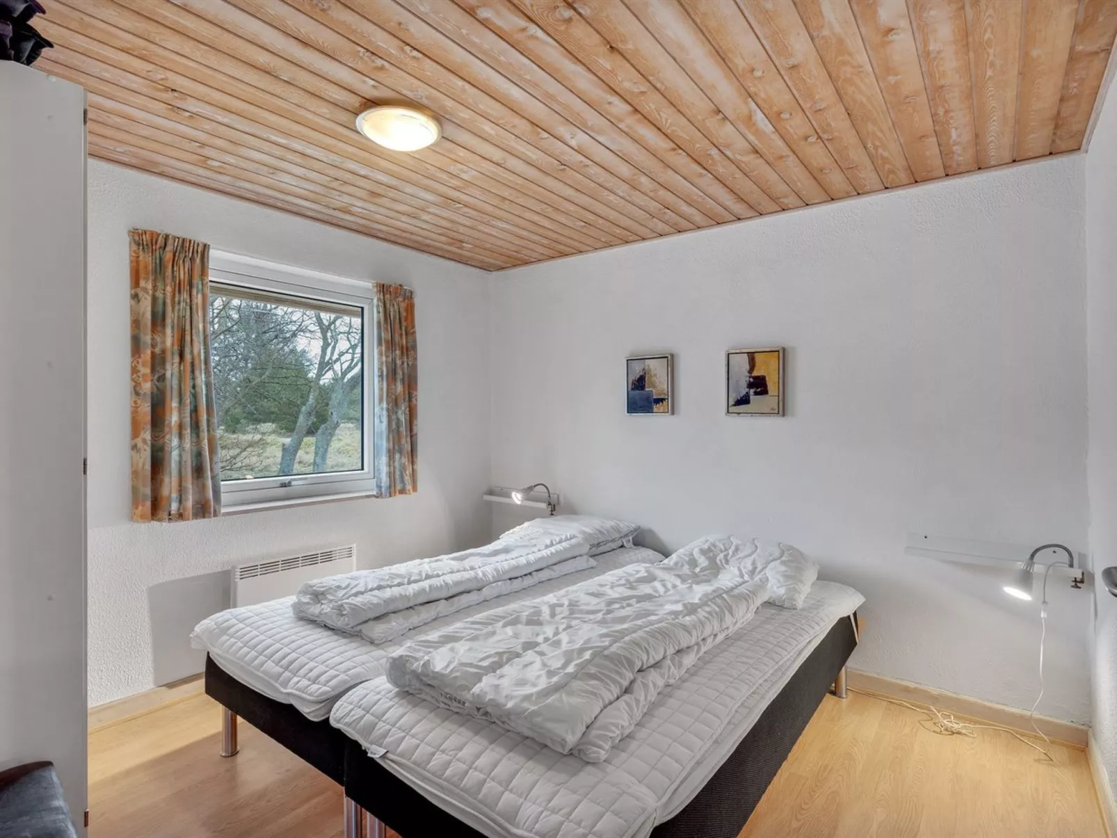 "Vicktoria" - 500m to the fjord-Inside