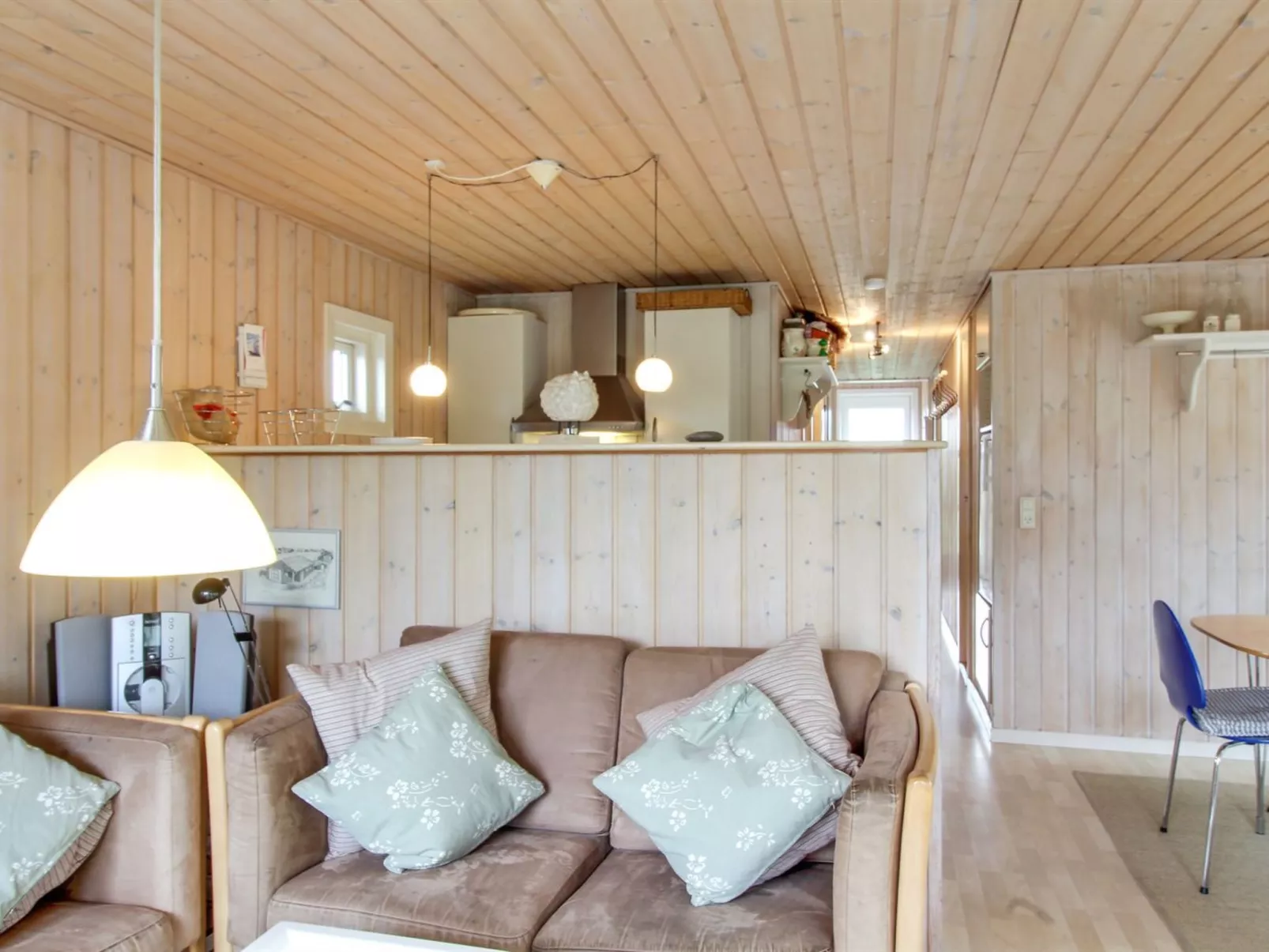 "Elmeri" -  from the sea-Inside