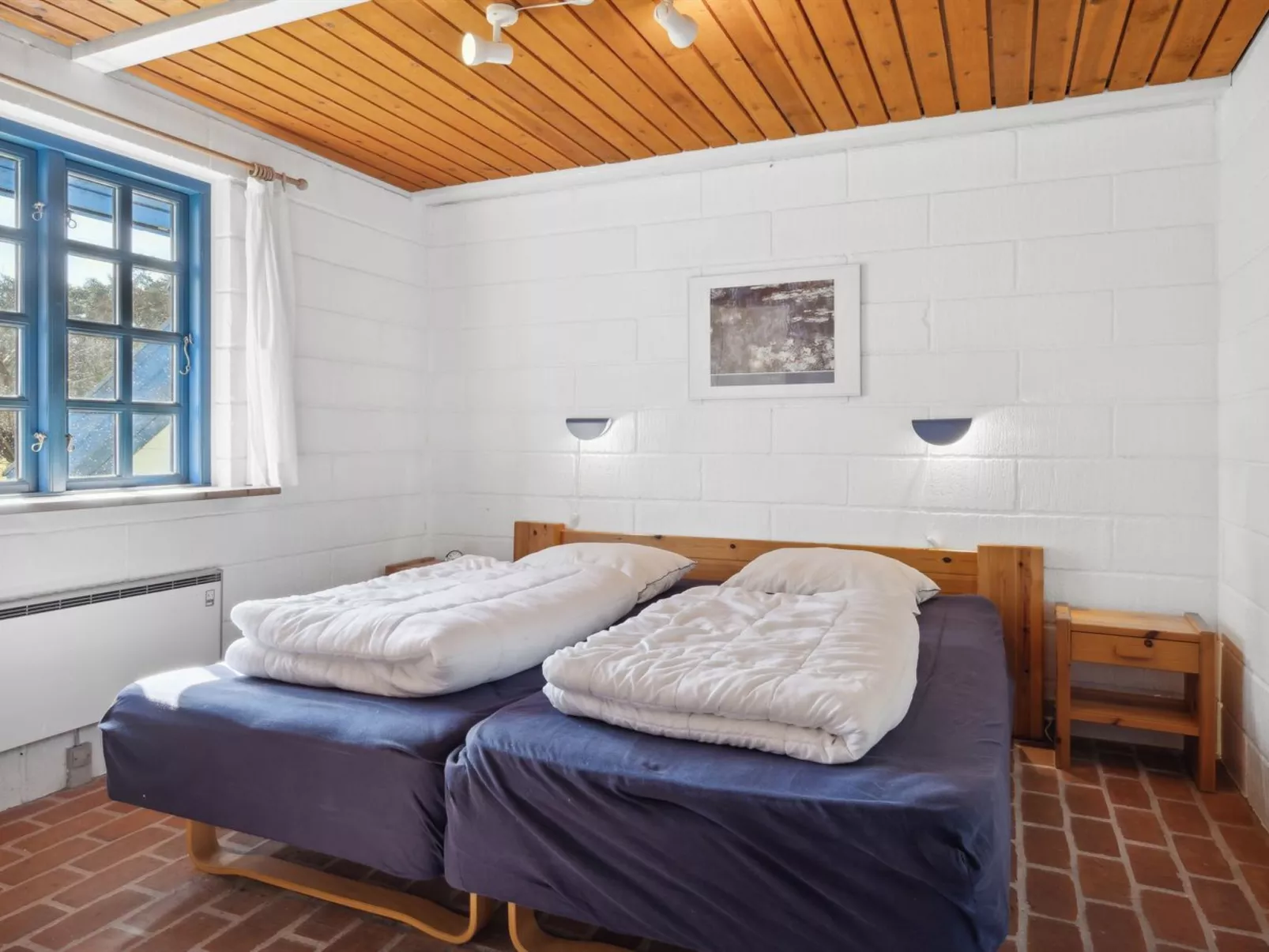 "Ema" - 5km from the sea-Drinnen