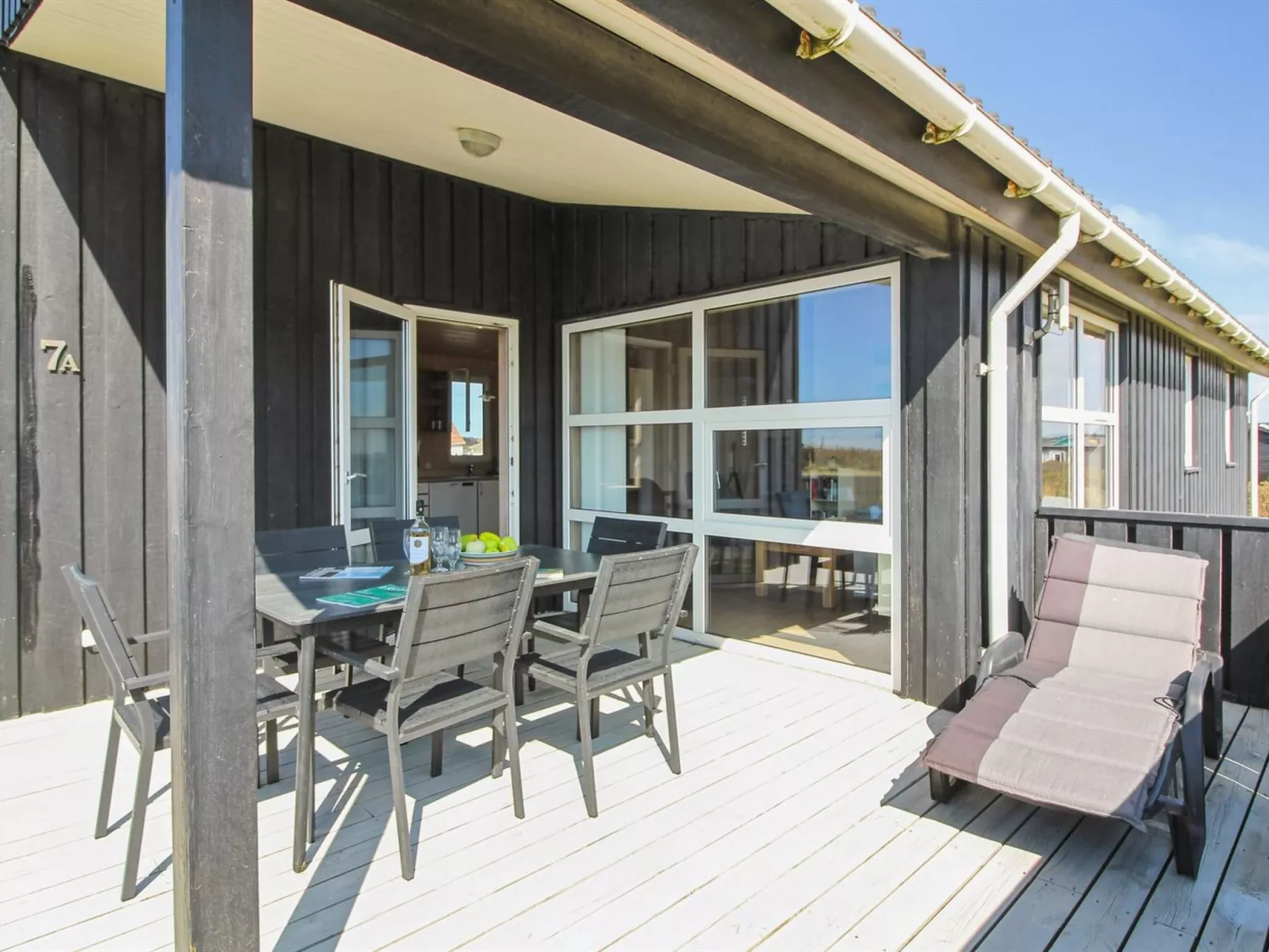 "Eyvin" - 100m from the sea-Dehors