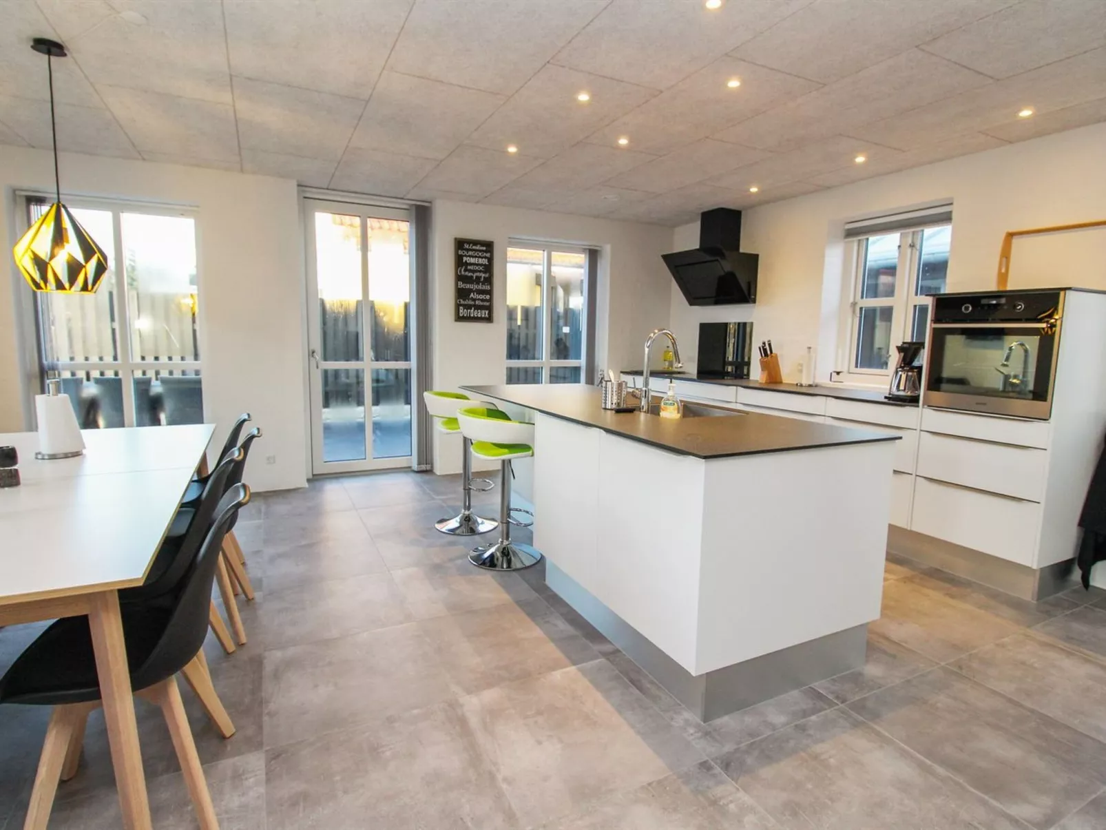 "Halldis" - 600m from the sea-Inside