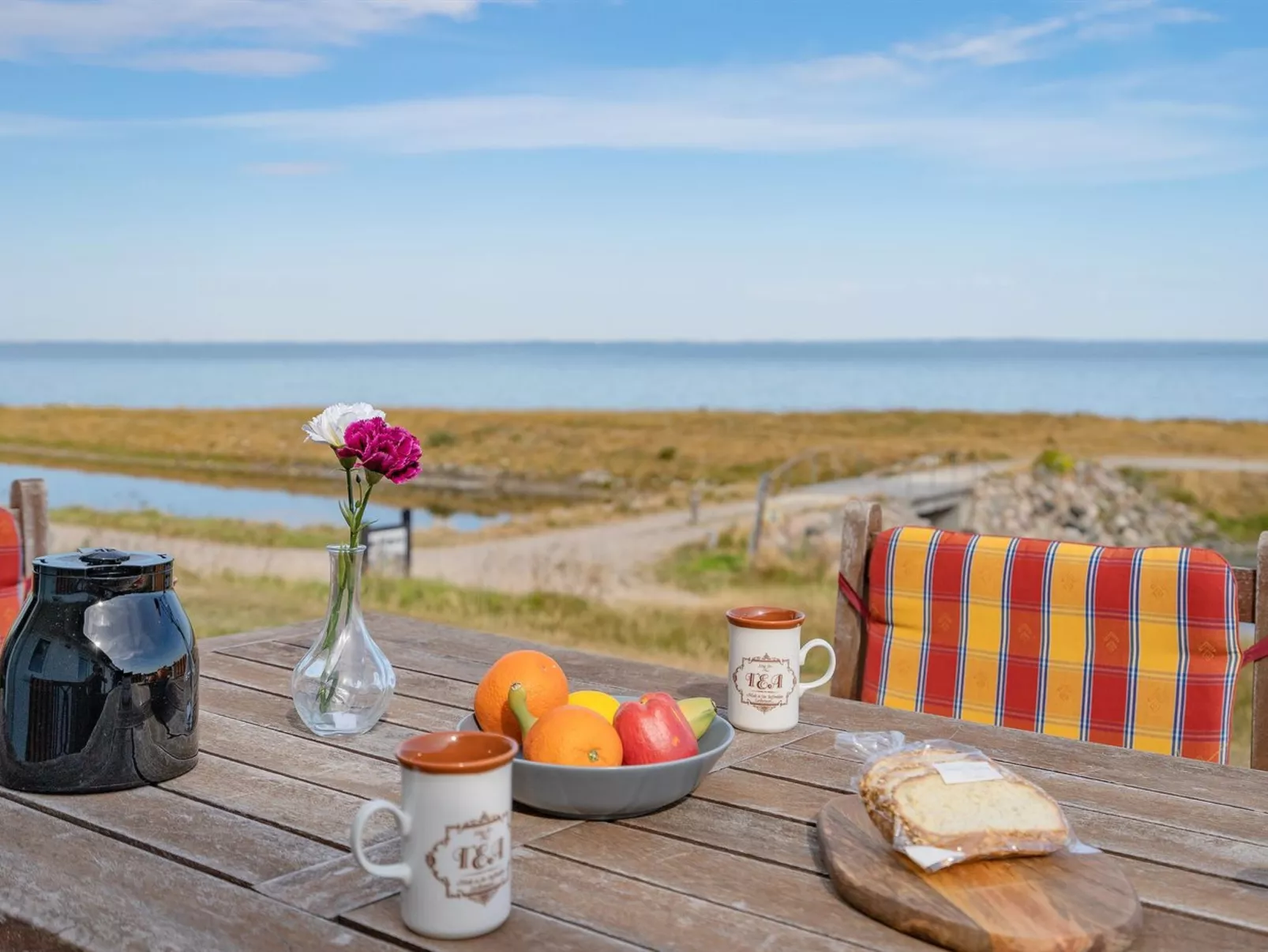 "Yorrick" - 50m to the fjord-Outside